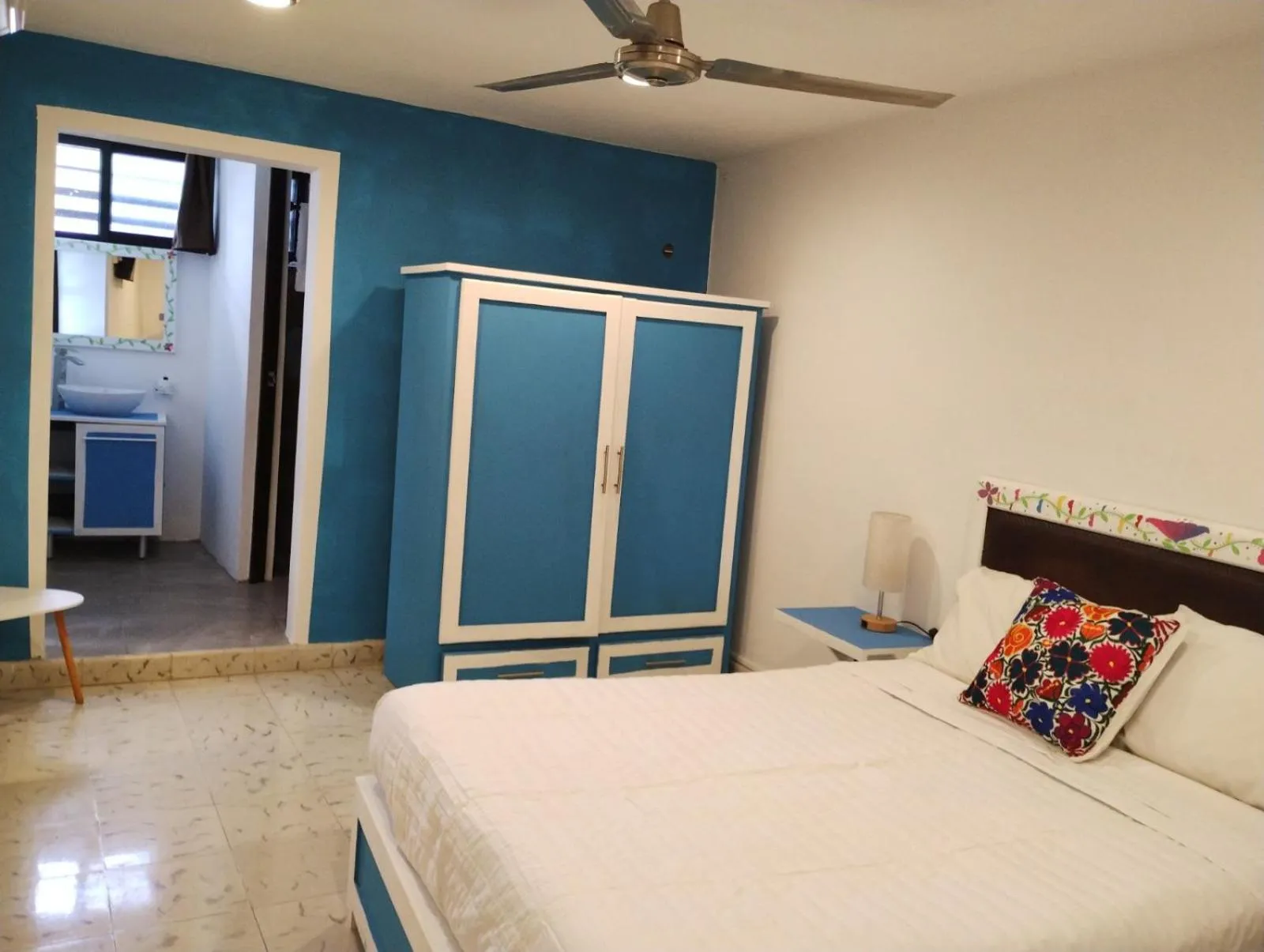 Bed in T´úubul K´iin Bed & Breakfast