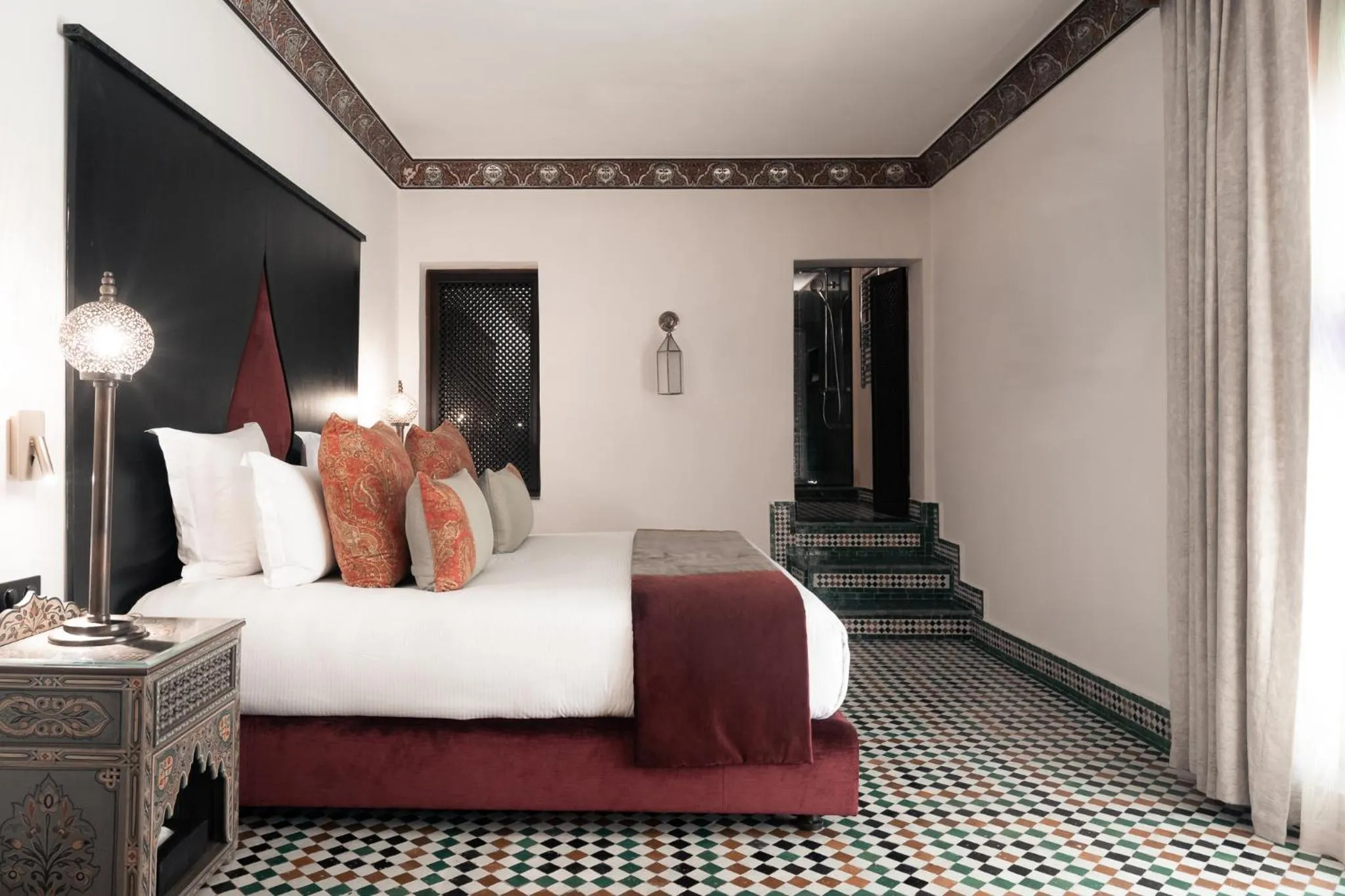 Bed in Riad Fes - Relais & Châteaux