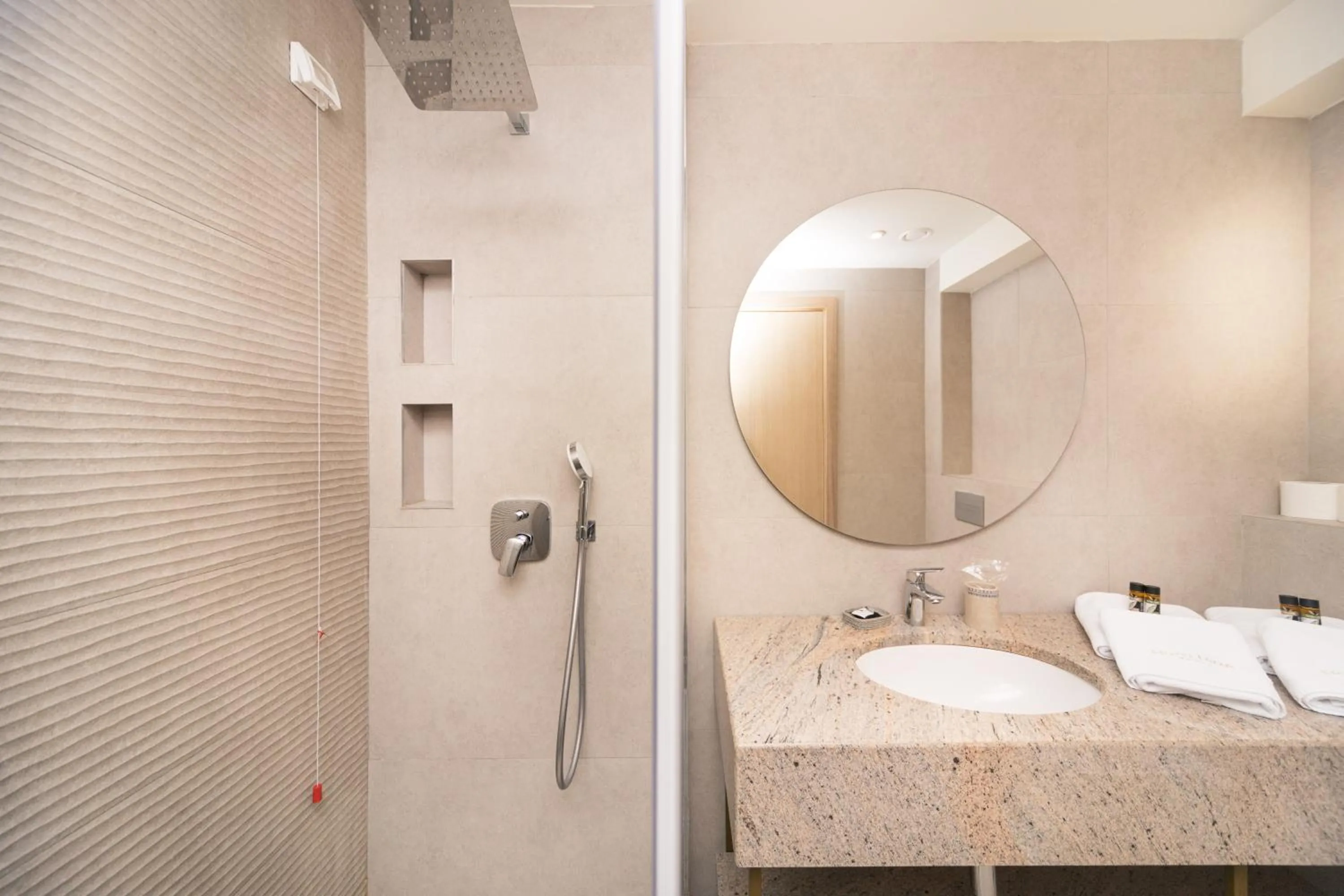 Shower in Hotel Pima Budva