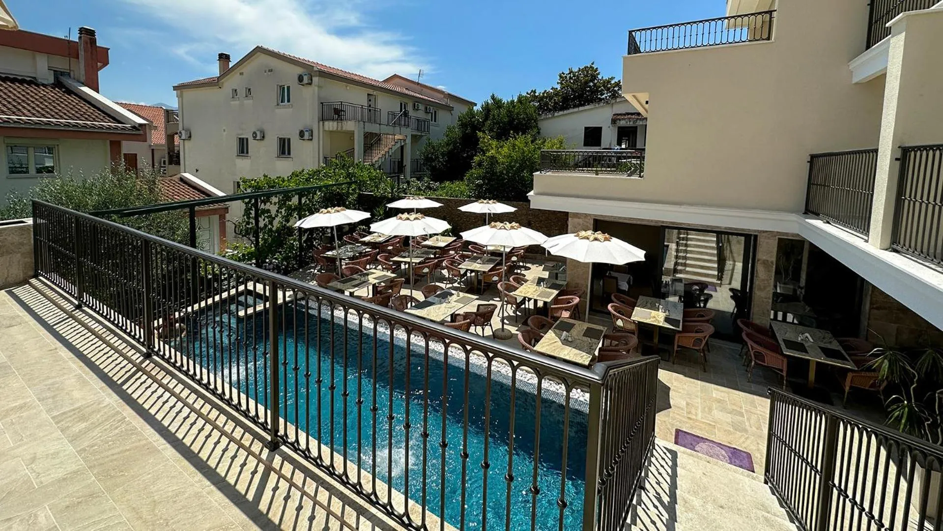 Patio in Hotel Pima Budva