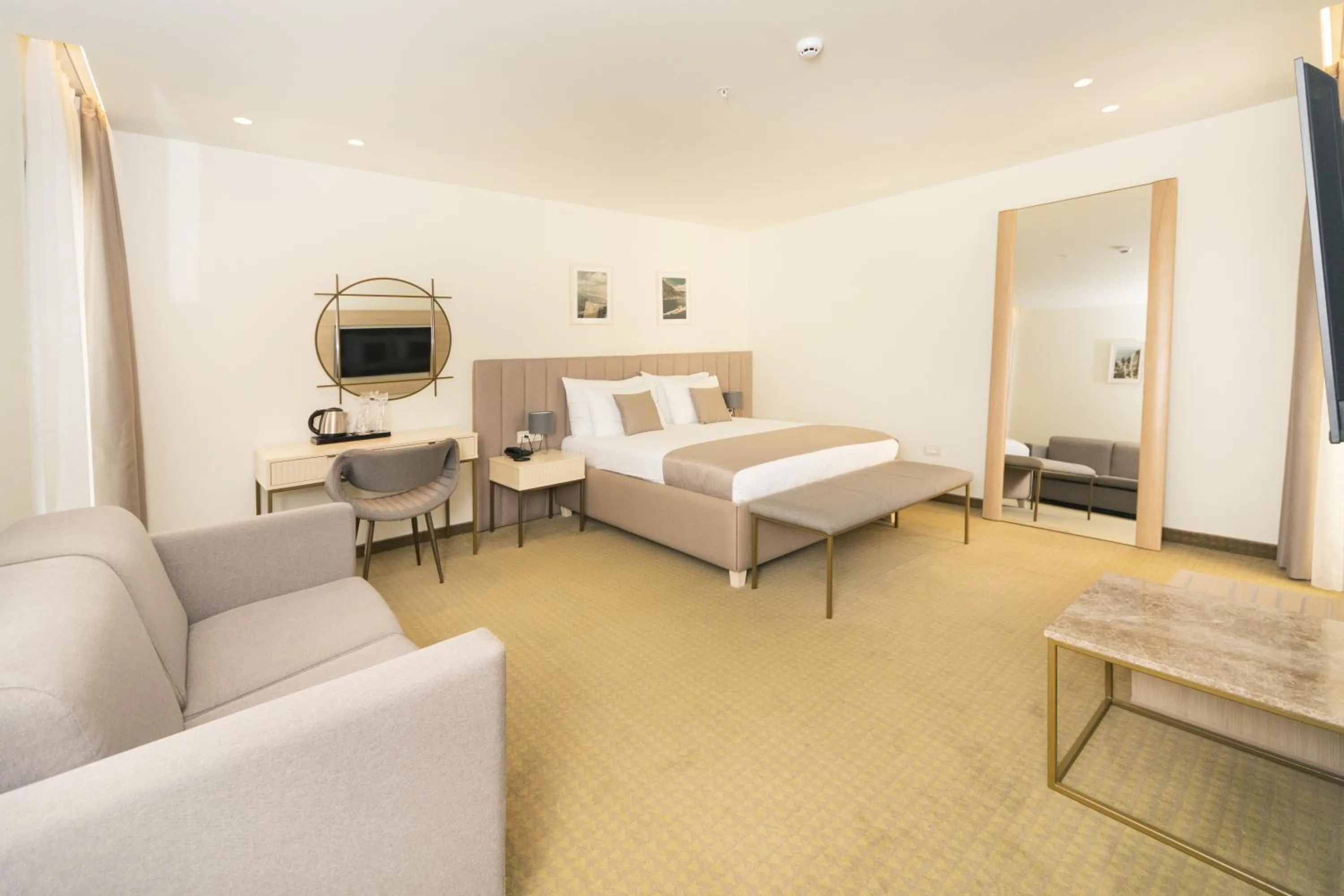 TV and multimedia, Bed in Hotel Pima Budva