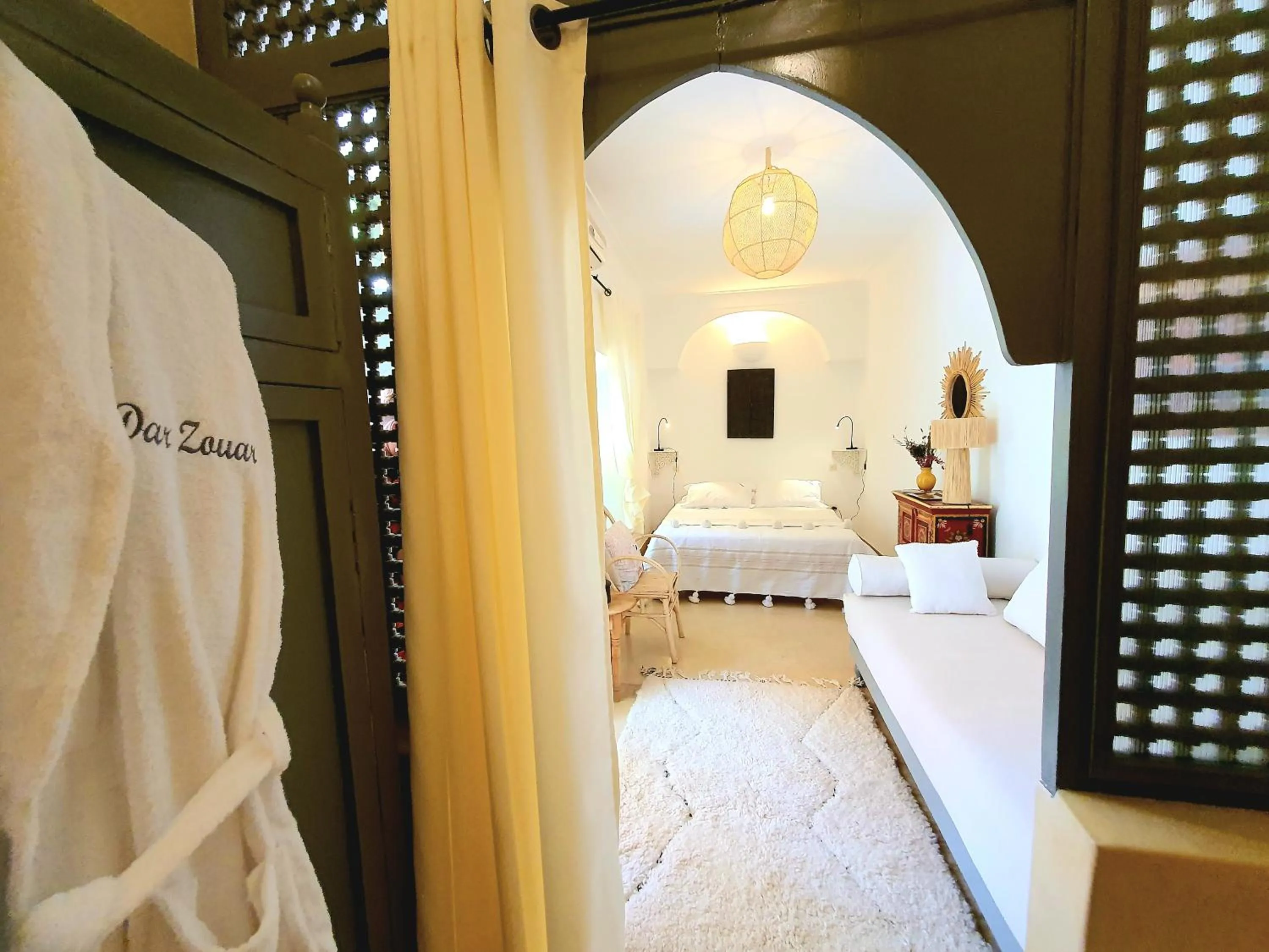 Photo of the whole room, Bed in Riad Dar Zouar & Spa