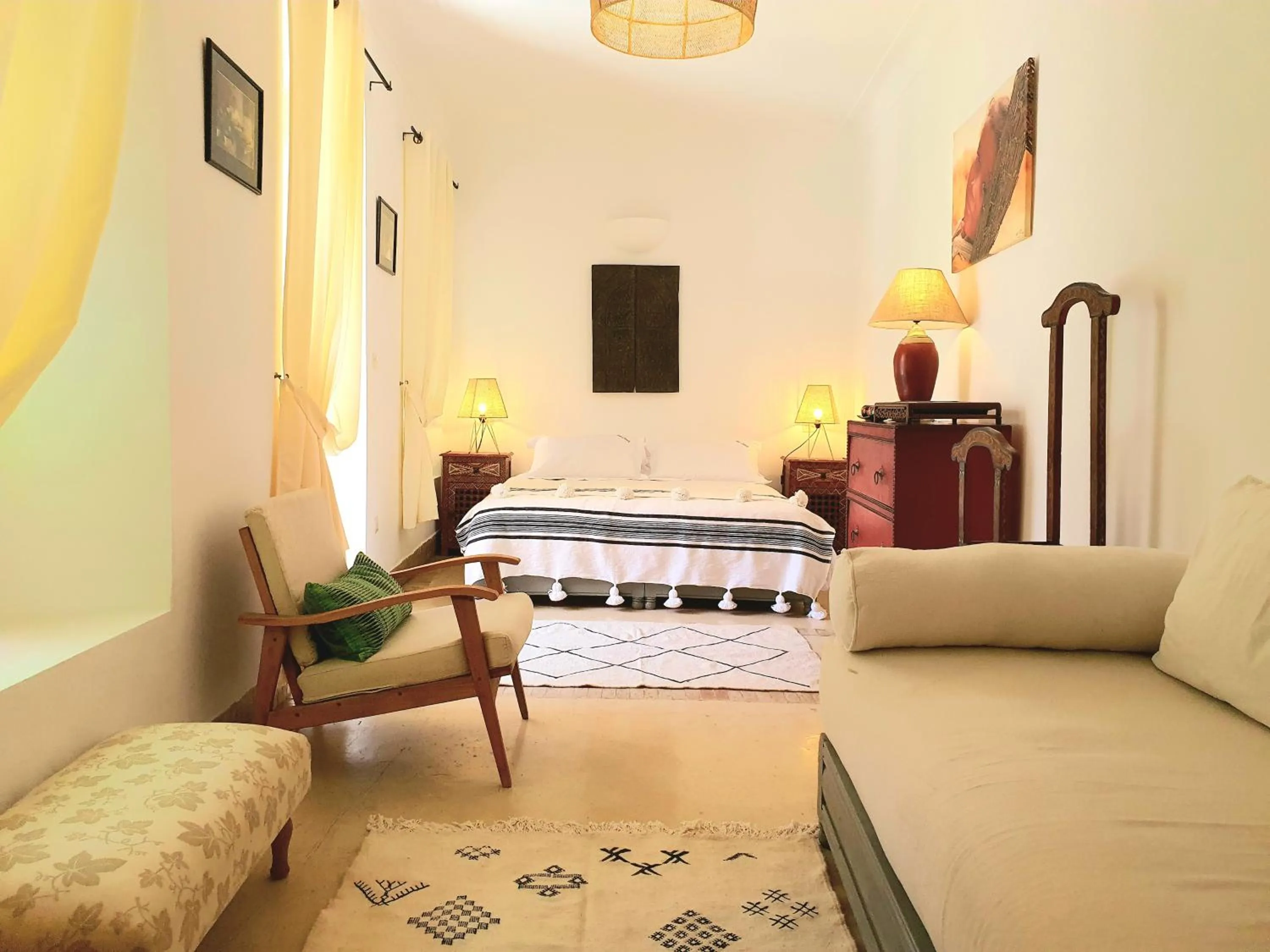 Photo of the whole room, Bed in Riad Dar Zouar & Spa