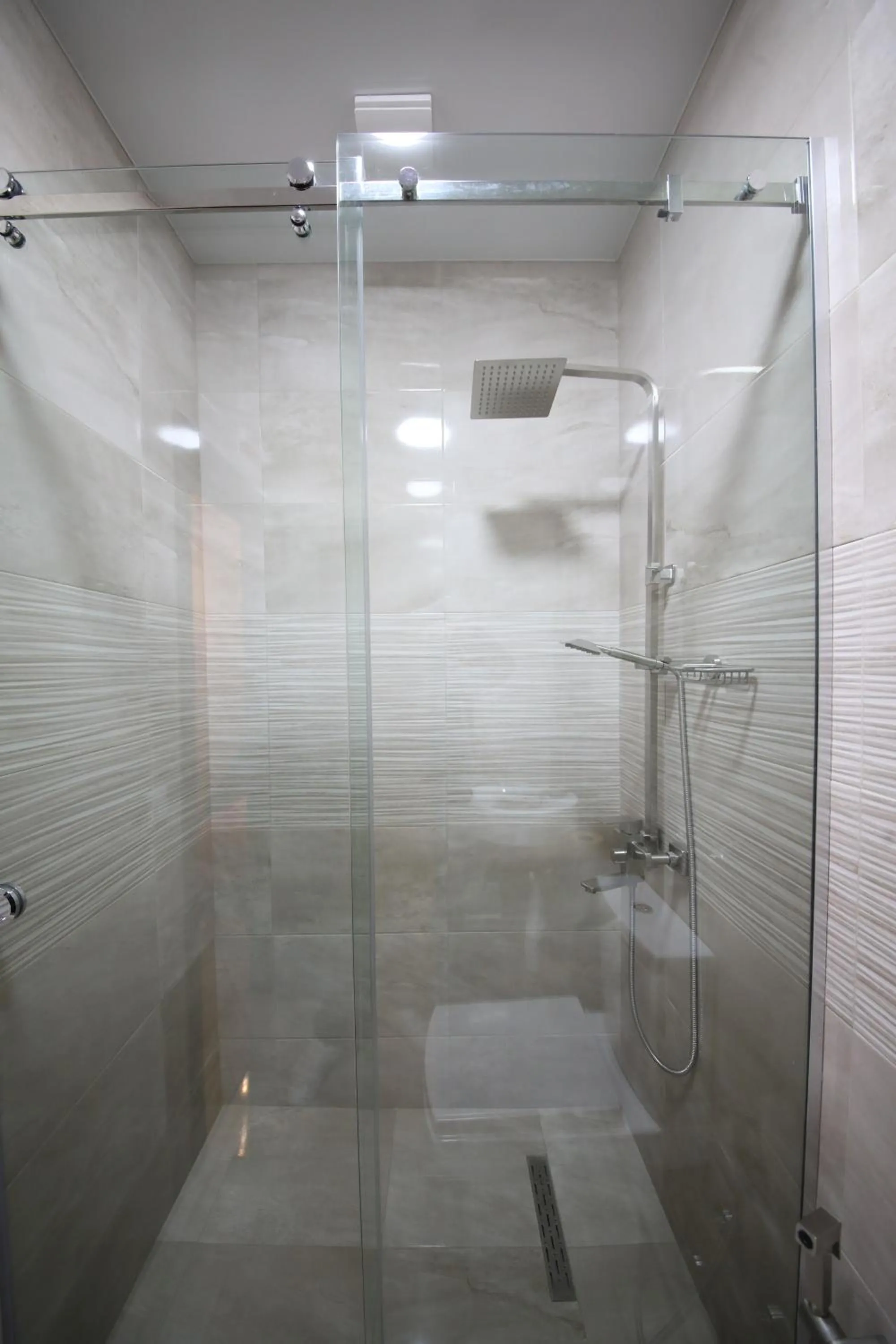 Shower in Hotel Panoramic