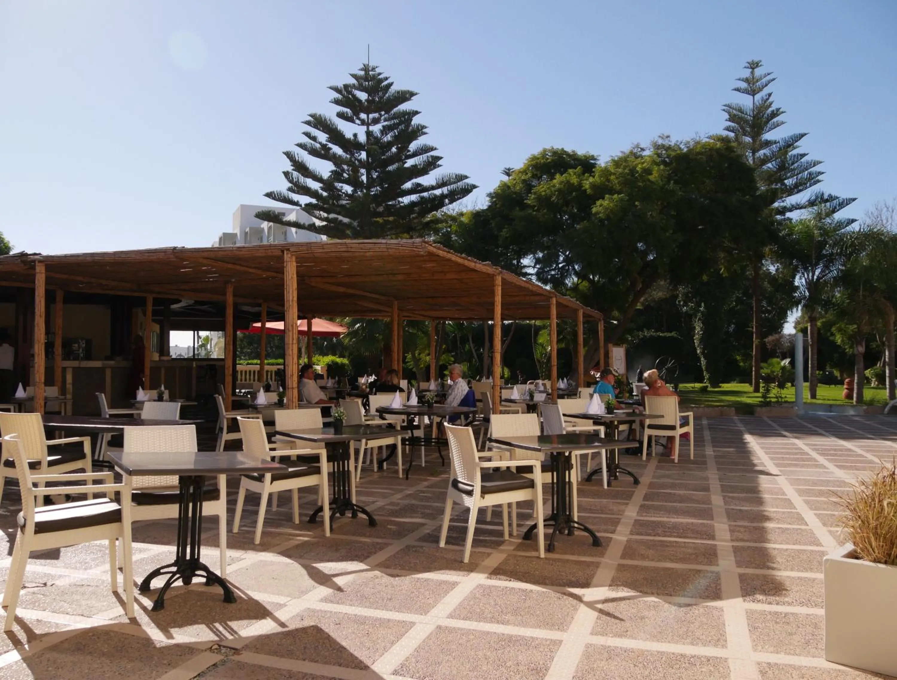 Restaurant/places to eat in Odyssee Park Hotel