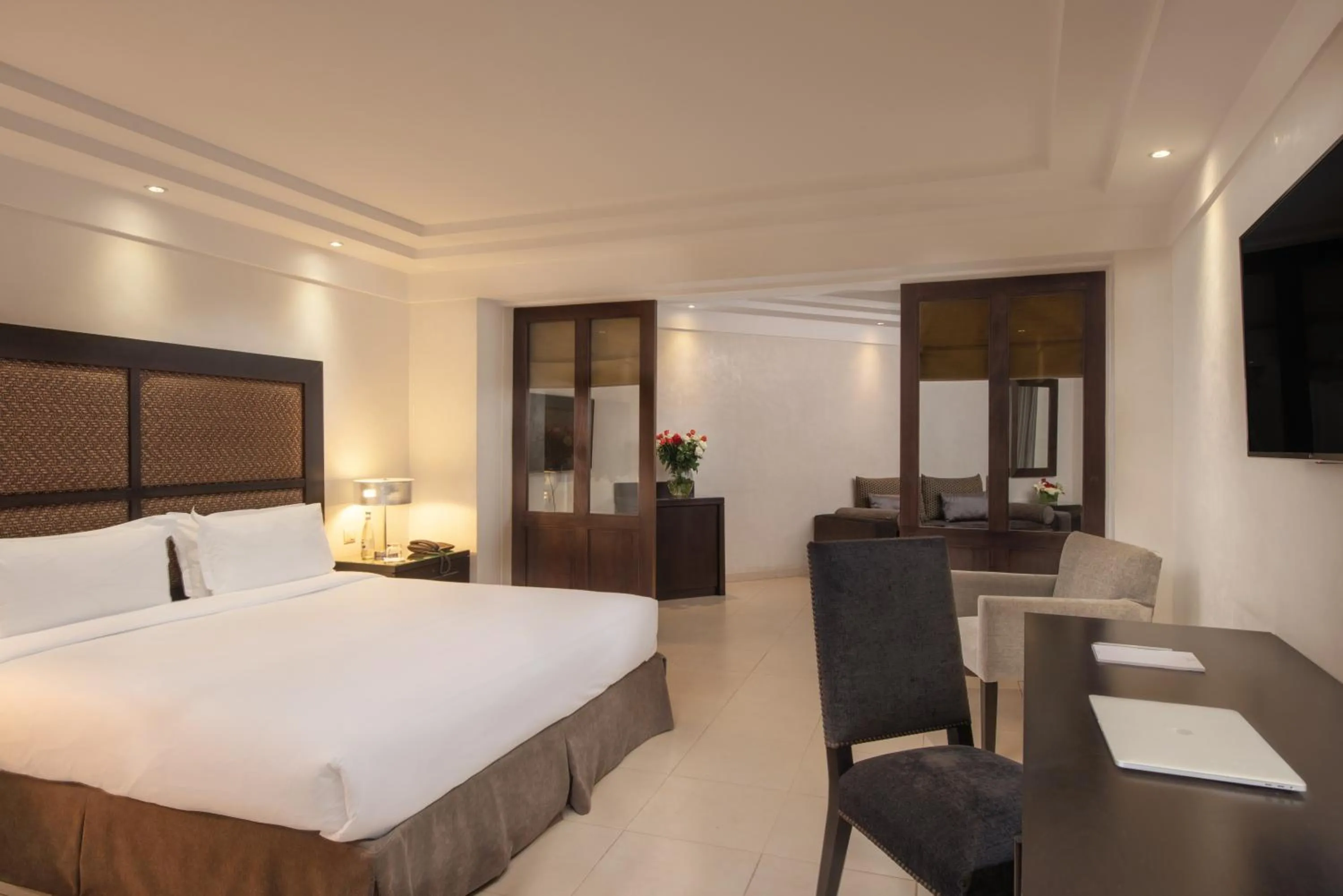 Coffee/tea facilities, Bed in Odyssee Park Hotel