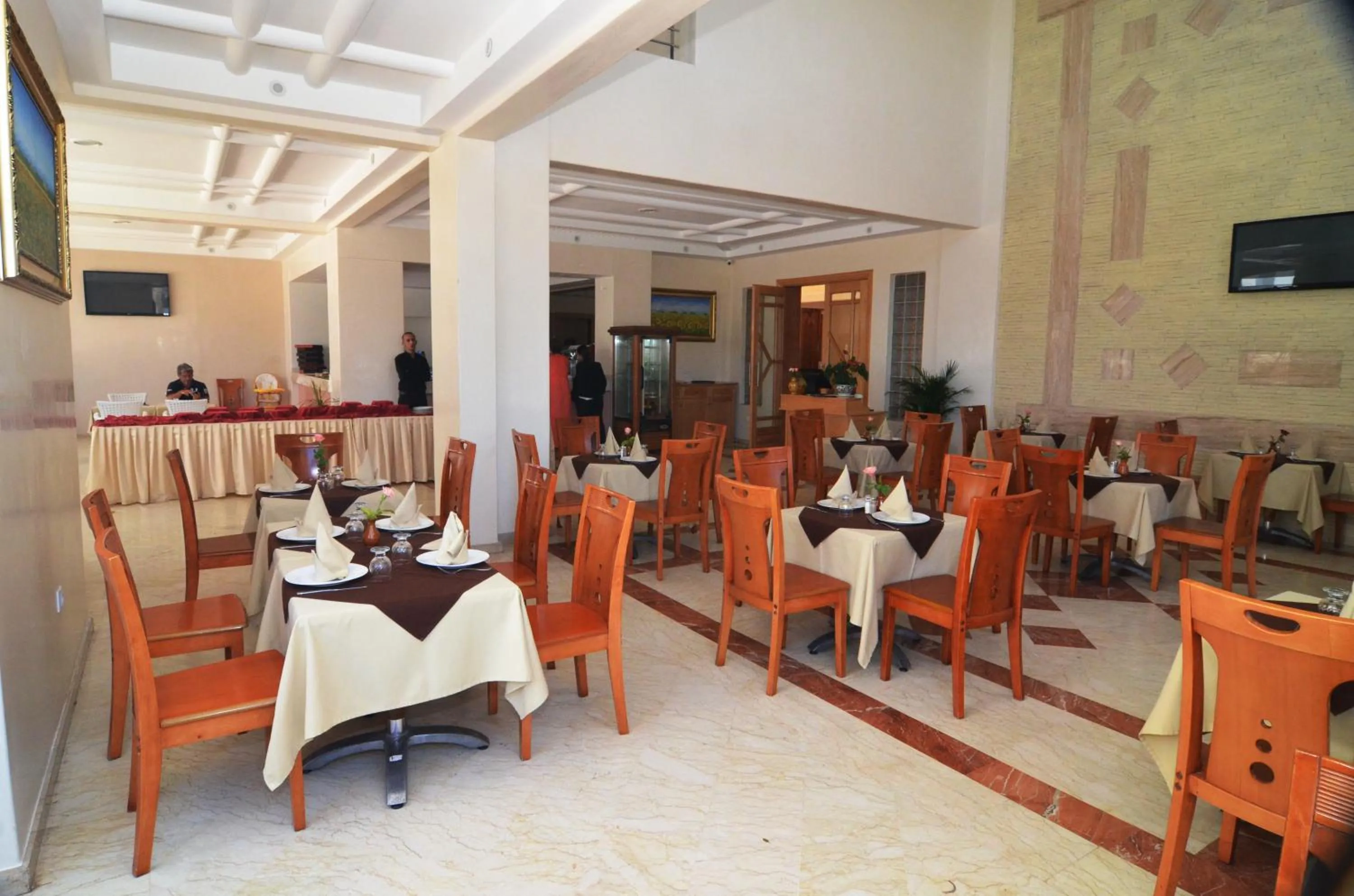 Restaurant/places to eat in Golden Beach Appart'hotel