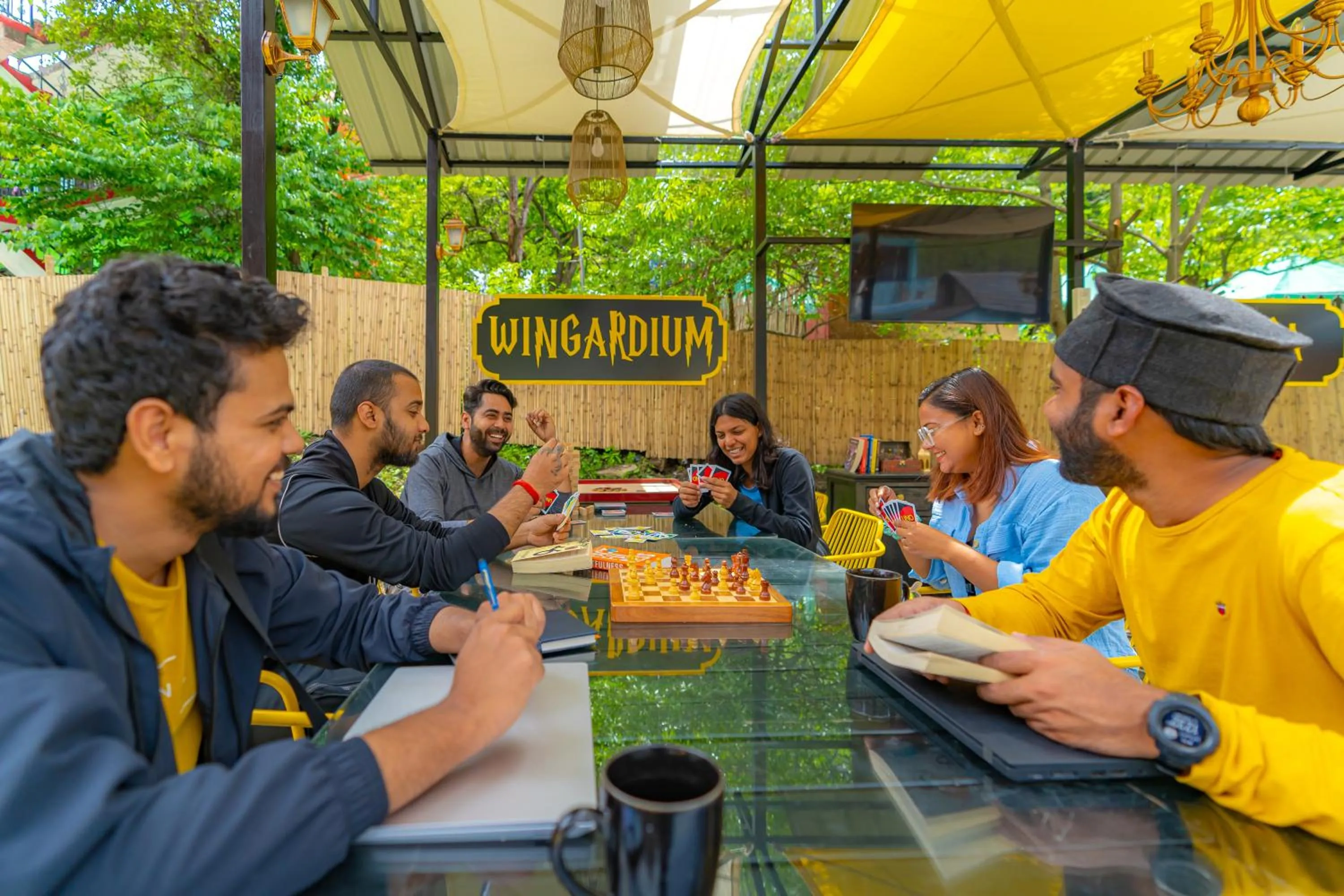 Restaurant/places to eat in Whoopers Boutique Kasol