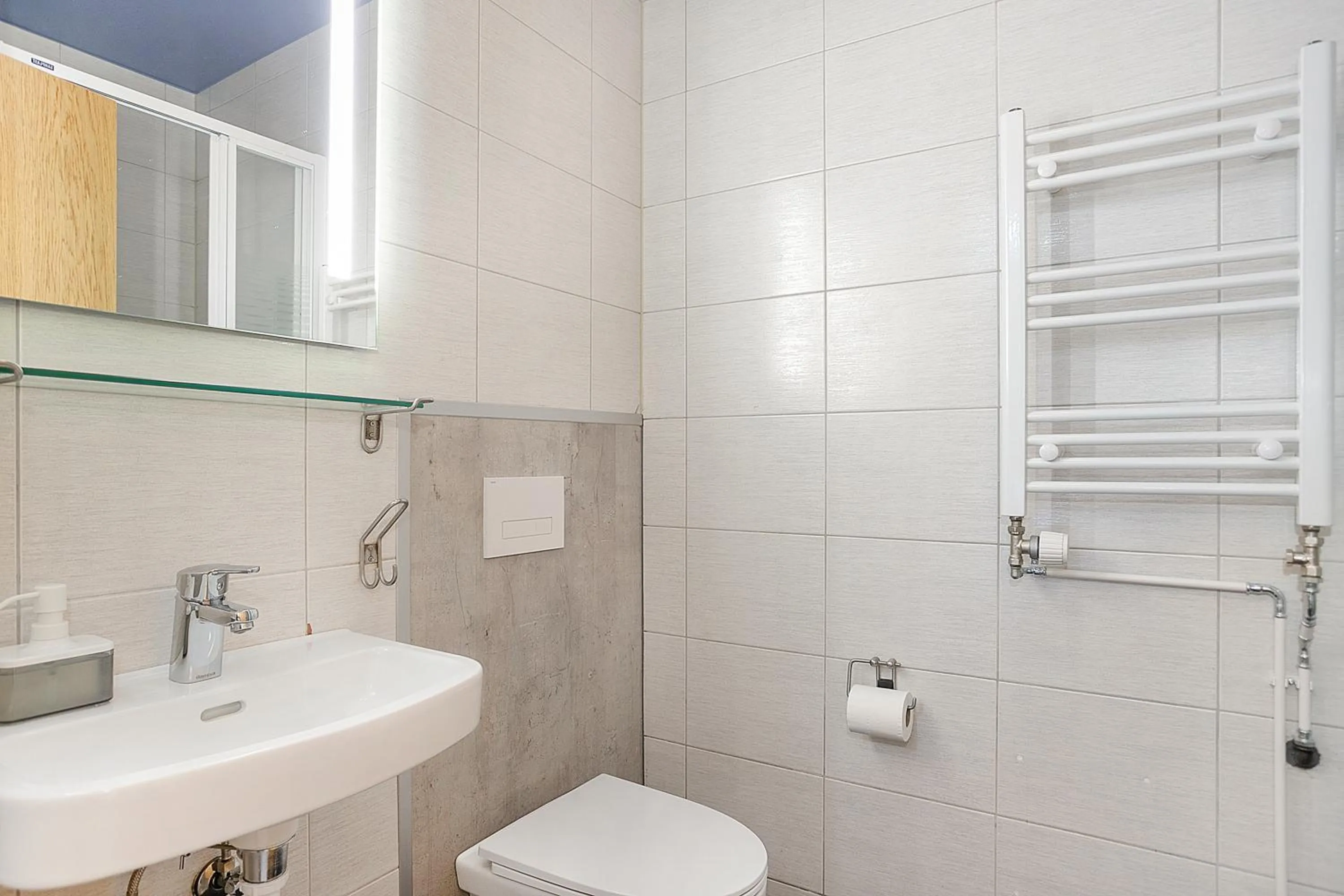 Toilet in Stay Apartments Einholt