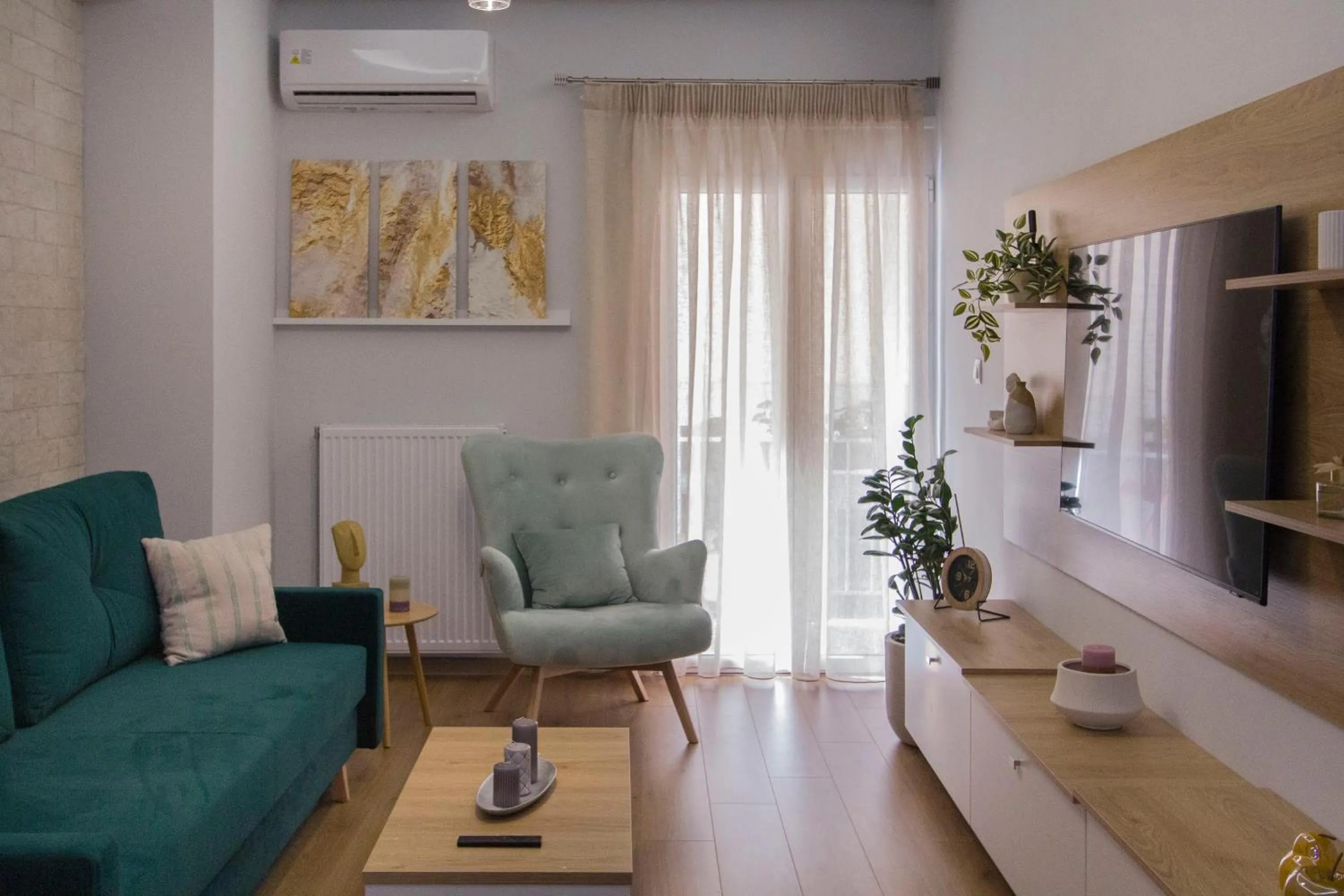One-Bedroom Apartment in Luxurious apt near Ampelokipoi Metro station