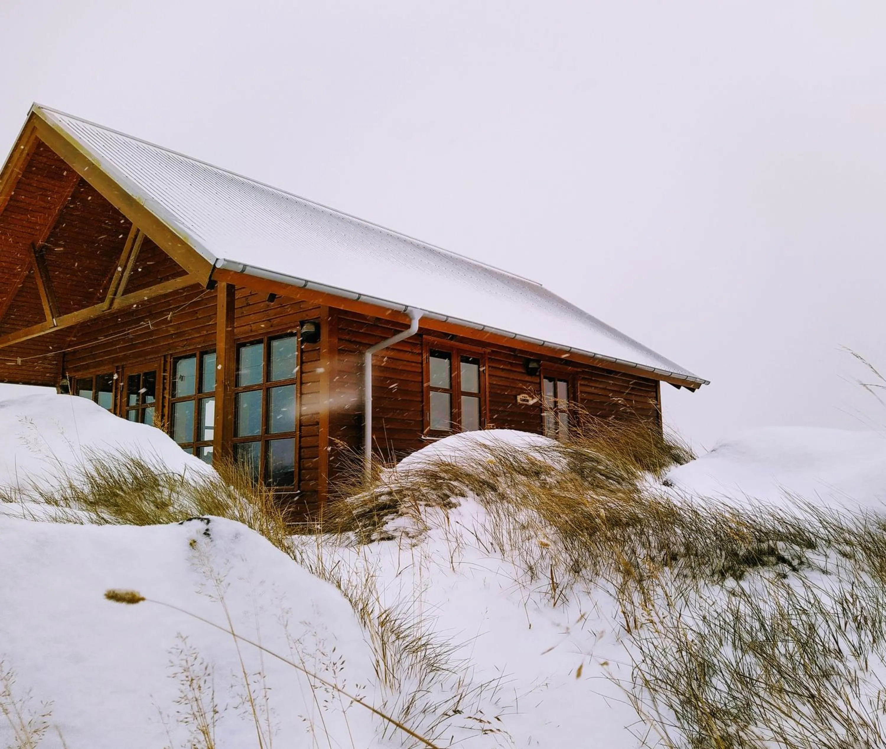 Photo of the whole room in Hestasport Cottages
