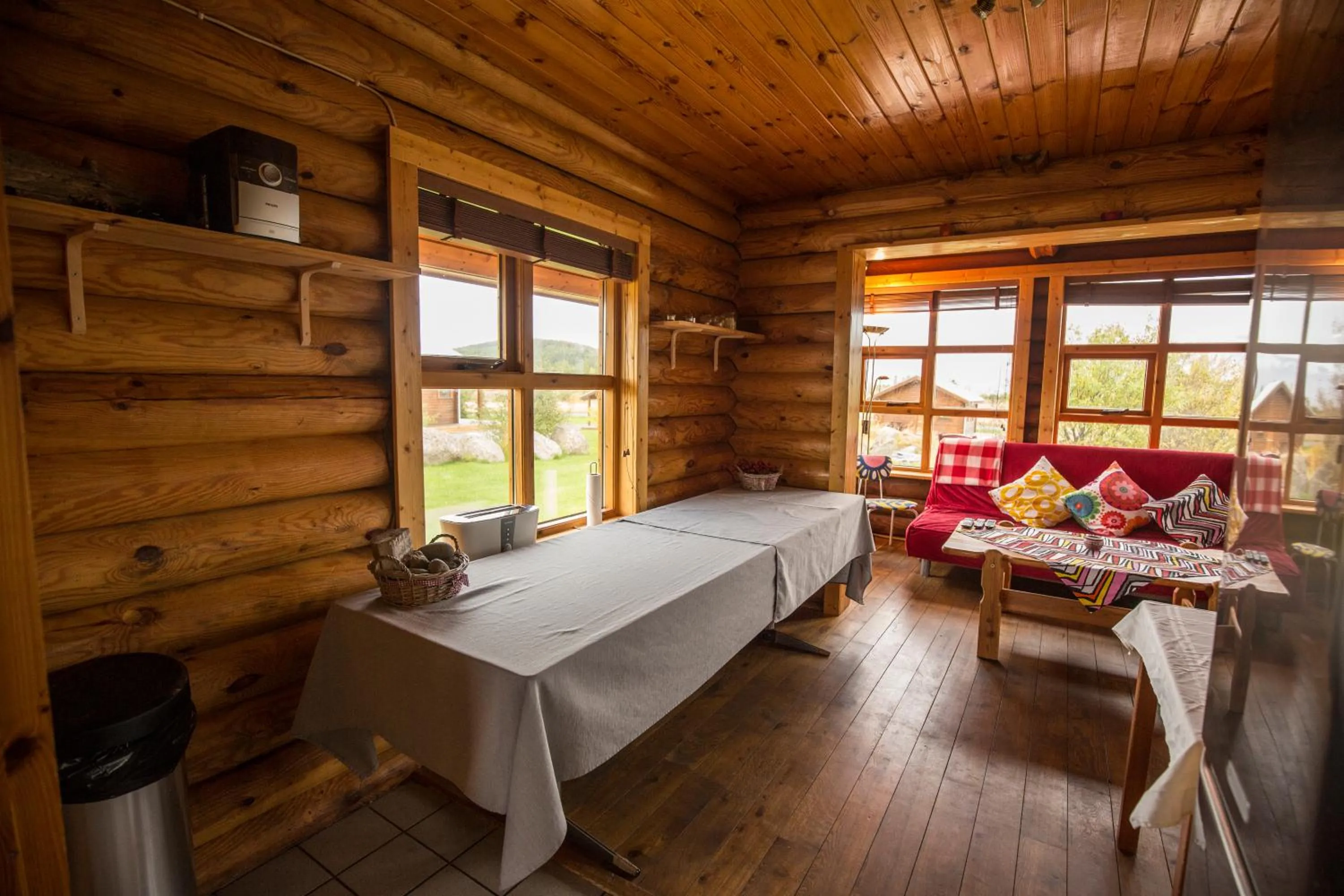 Living room in Hestasport Cottages
