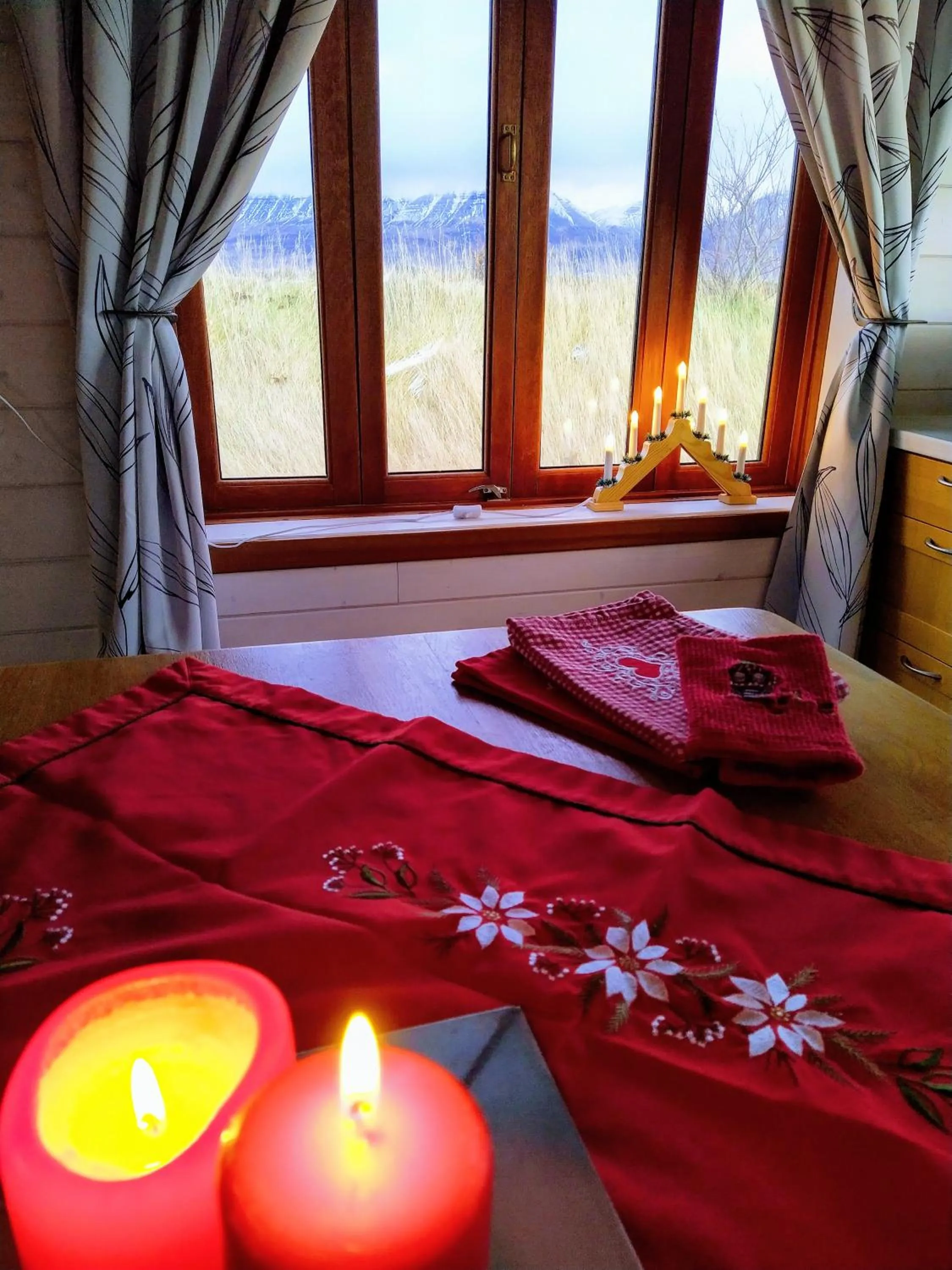 Decorative detail, Bed in Hestasport Cottages