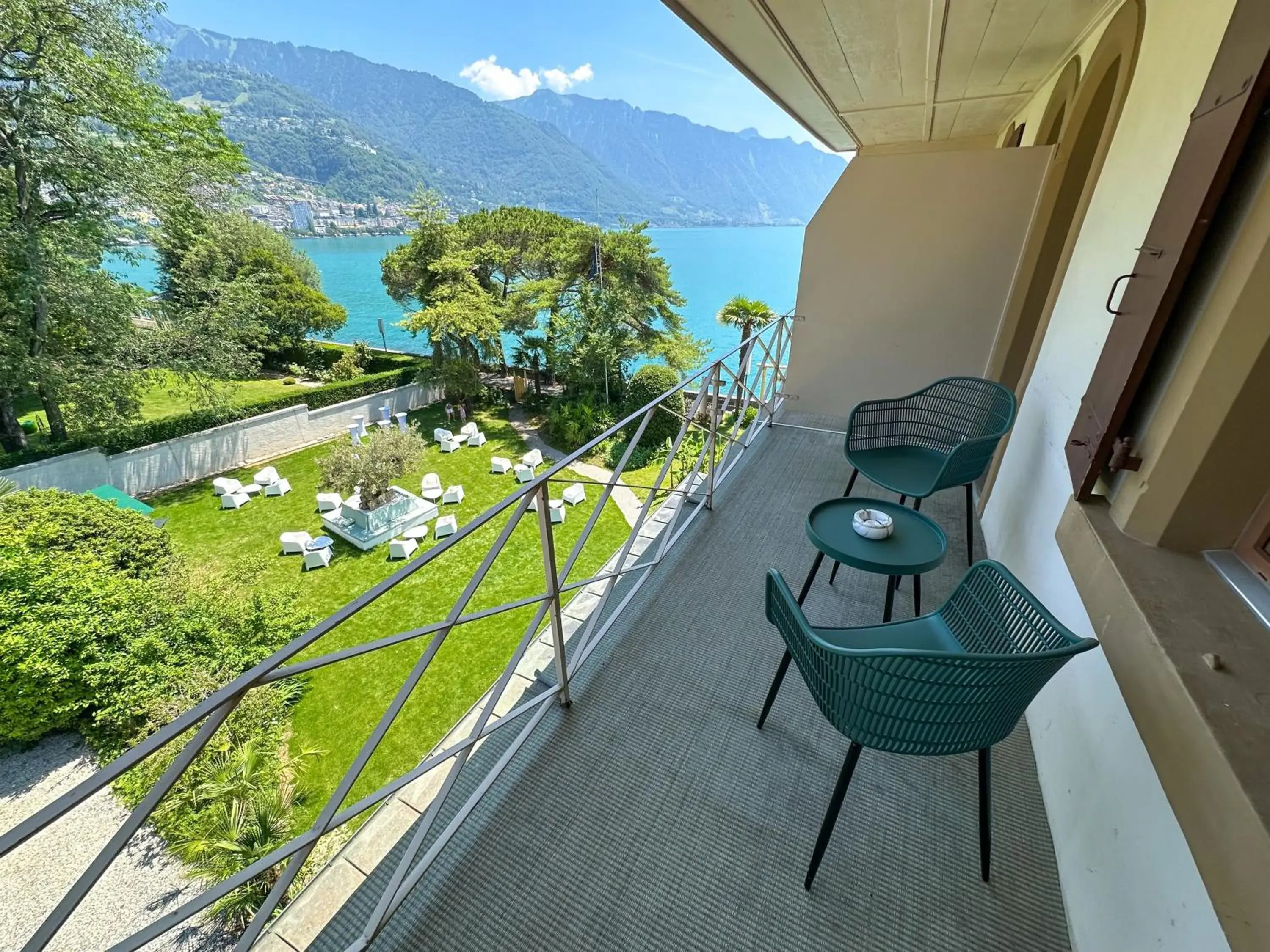 Superior Room with Balcony and garden & lake view in La Villa Superior Room with Balcony and garden & lake view in La Villa