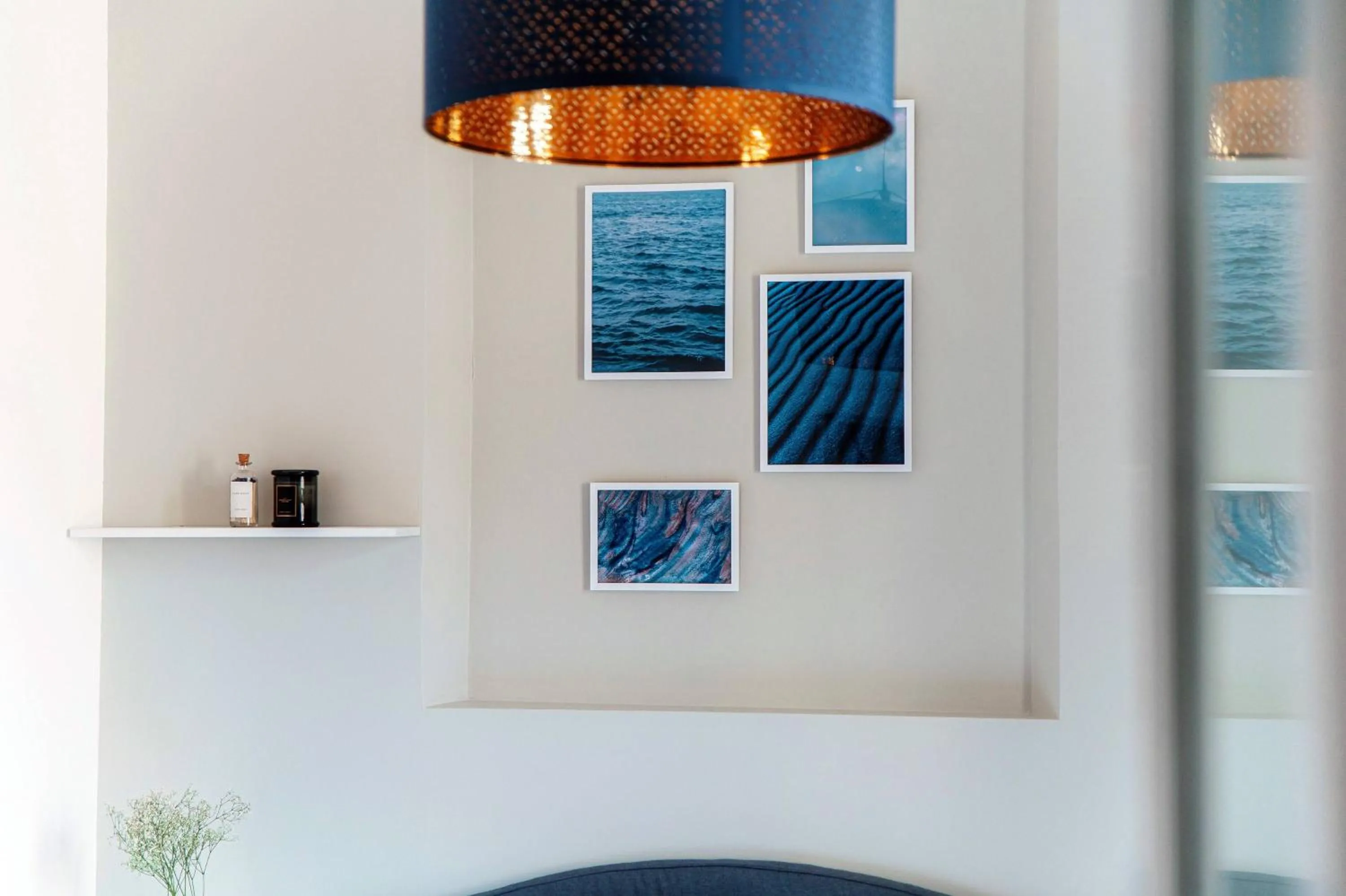 Shades of Lake - Blue Apartment