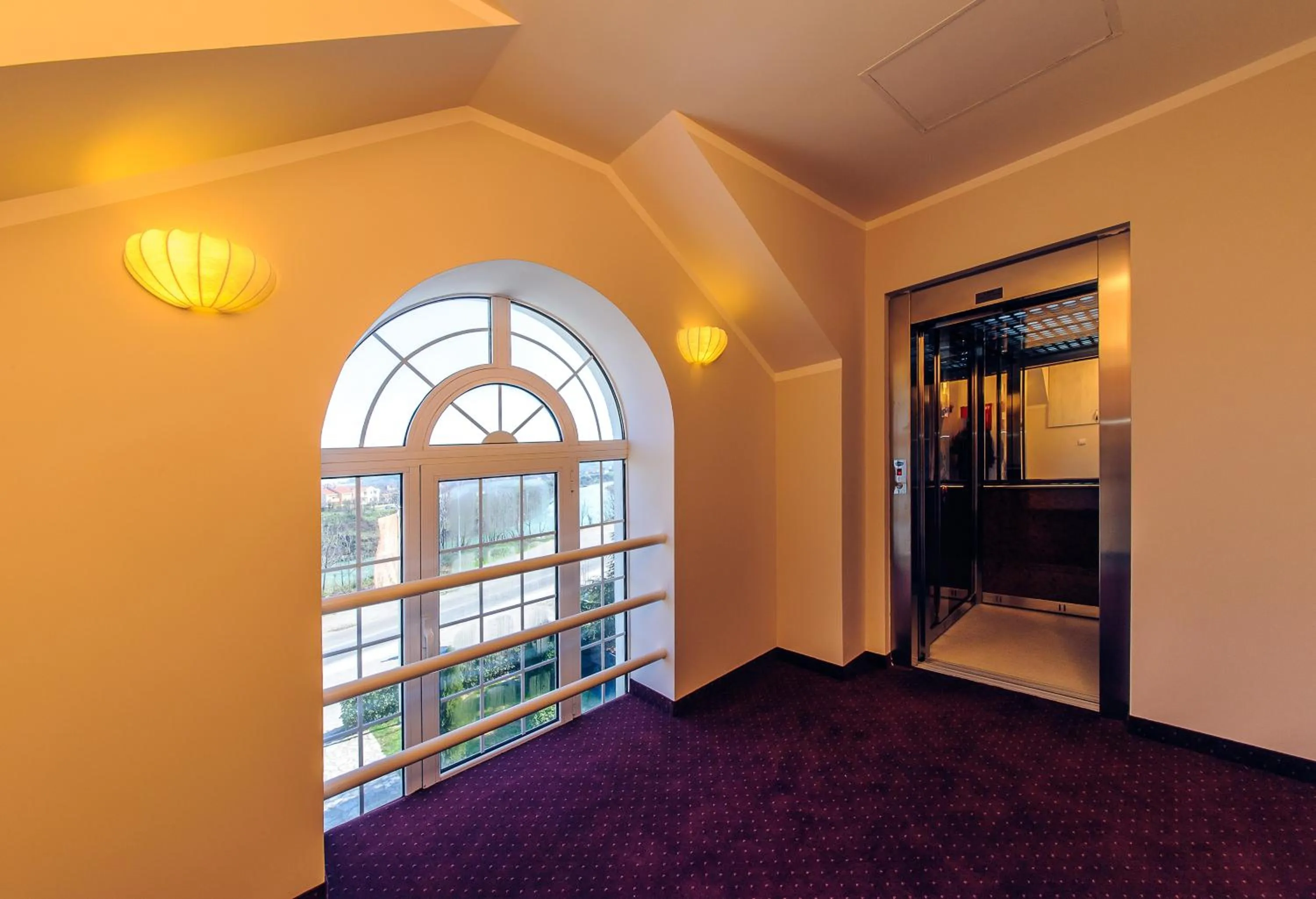 Area and facilities in Philia Hotel