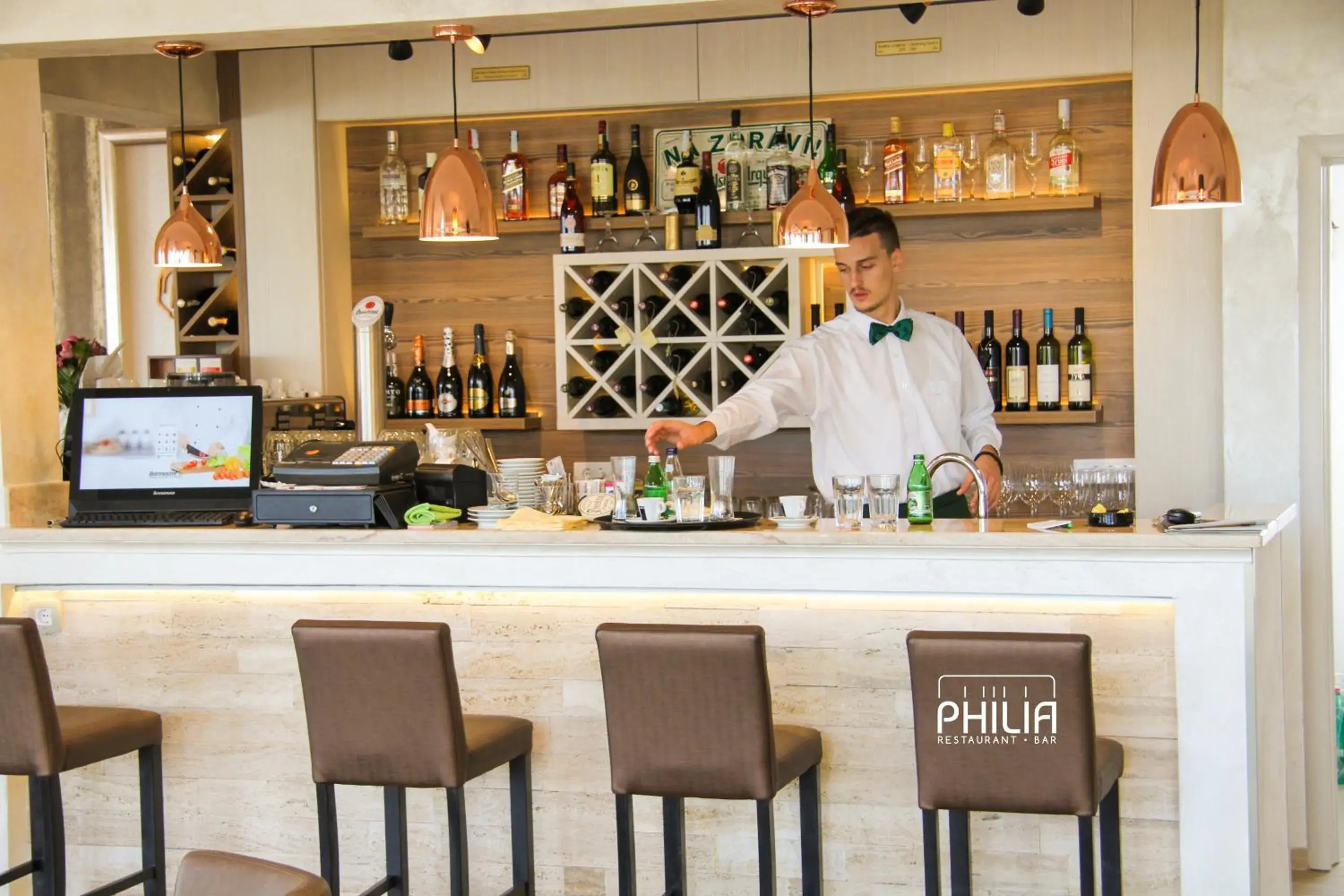 Restaurant/places to eat in Philia Hotel Restaurant/places to eat in Philia Hotel