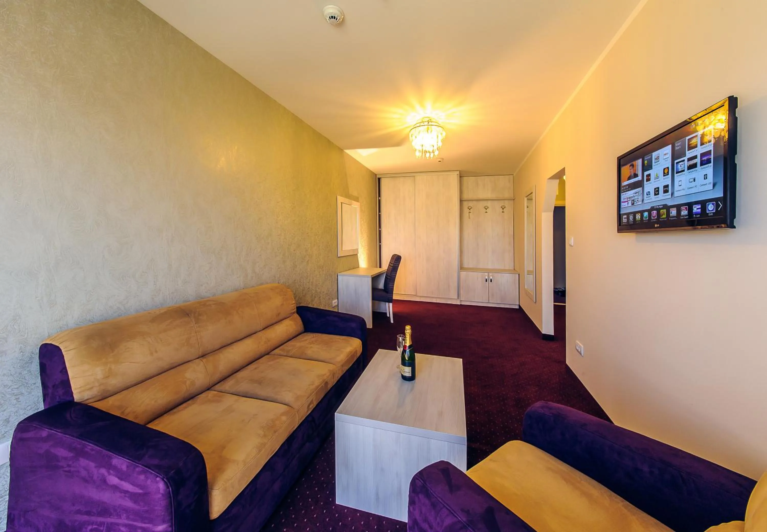 TV and multimedia in Philia Hotel