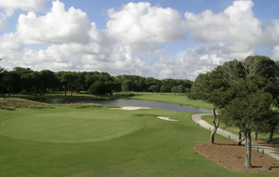 Golfcourse in Anchor Inn Motel