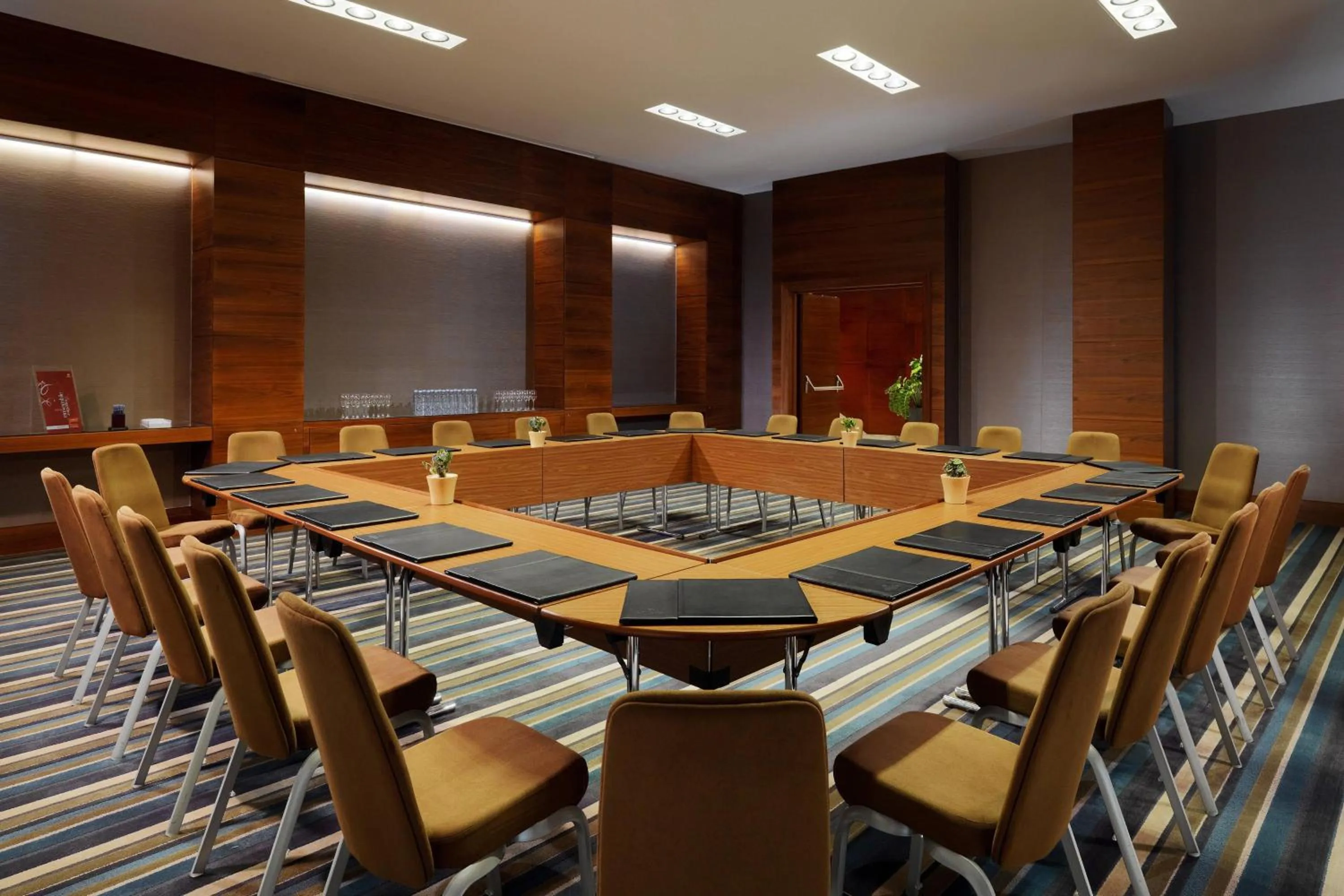 Meeting/conference room in Sheraton Club des Pins Resort