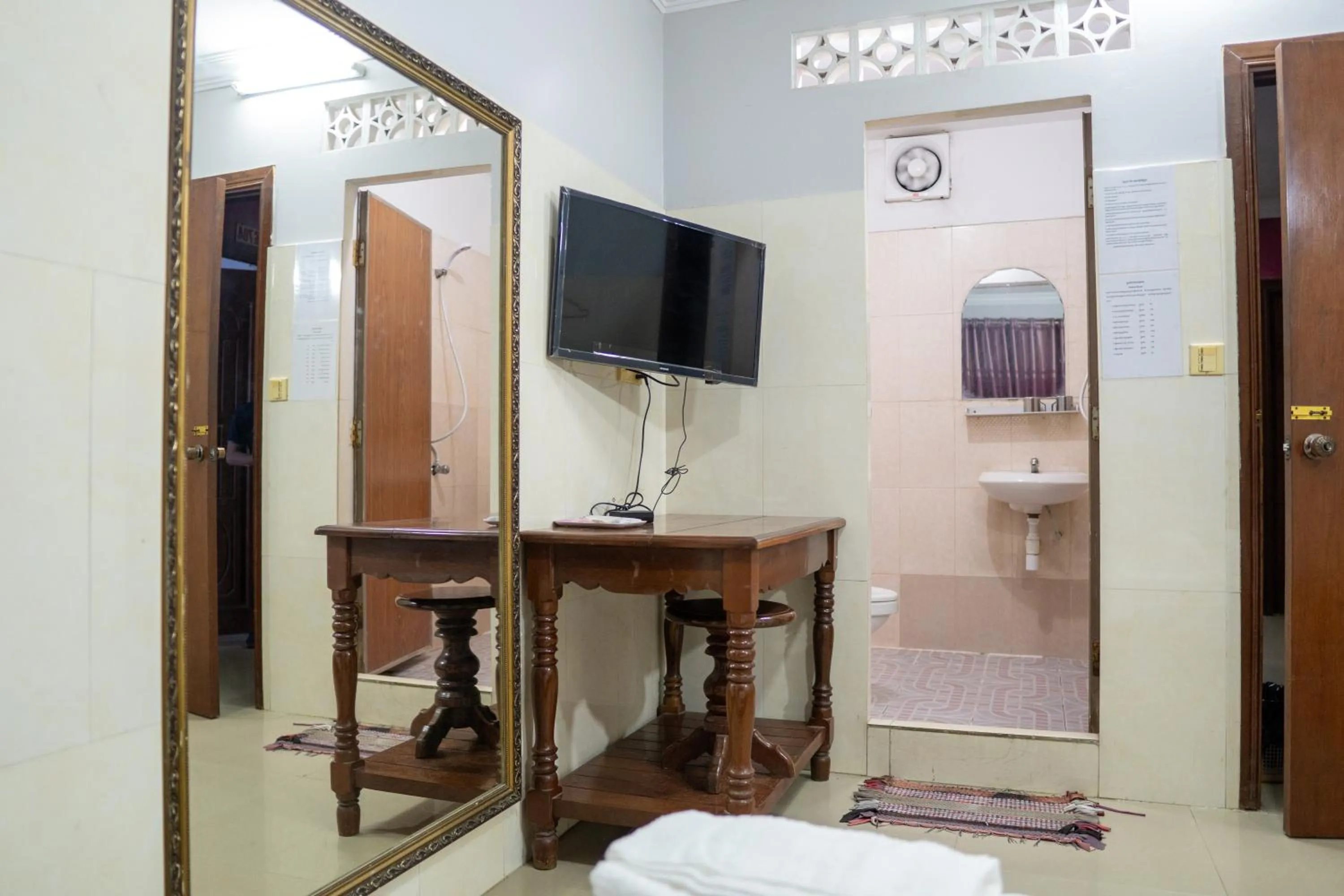 Bathroom in Empire House, Phnom Penh