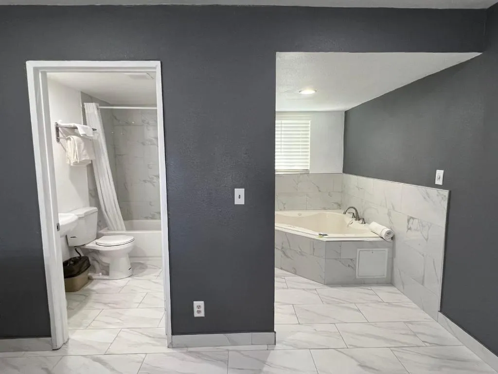 Bath in Goldstar Inn