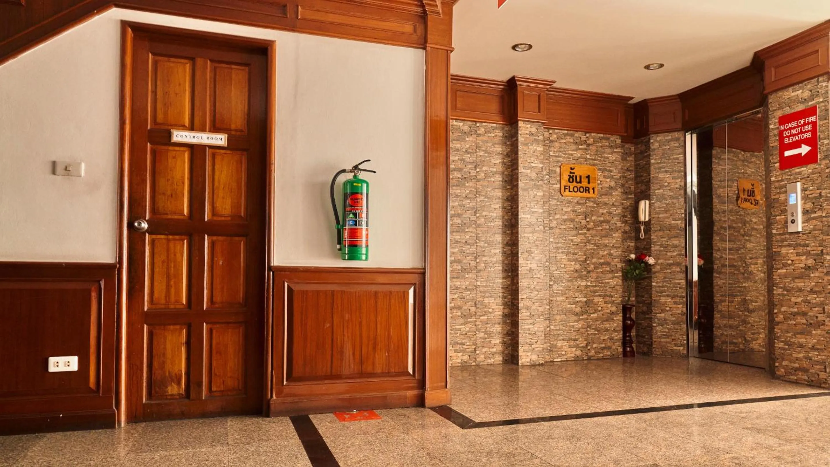 elevator in Lime Hotel