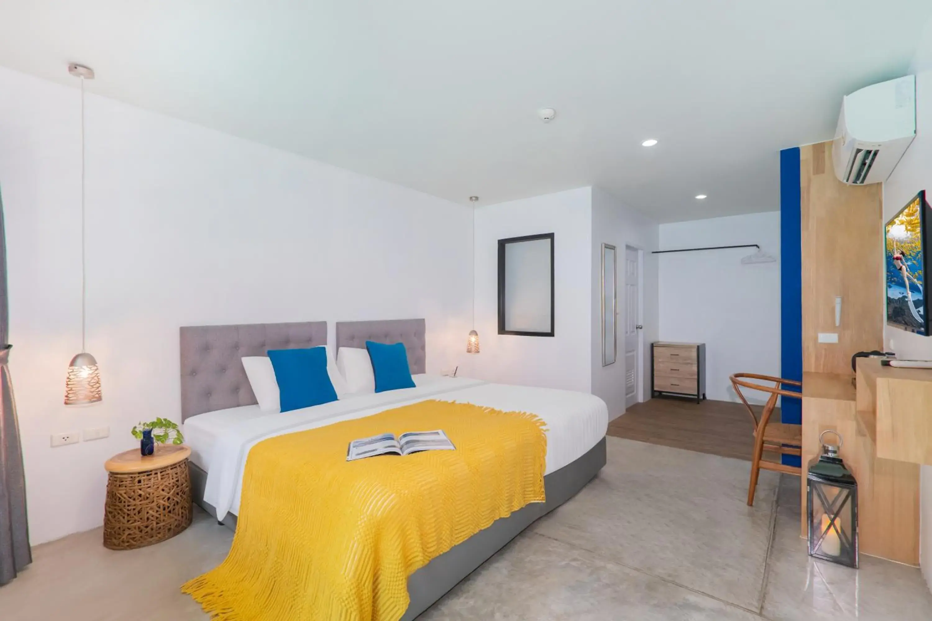 Deluxe Double Room in Kraam Silhouette Hotel and Cafe Phuket- Chalong pier Hotel Deluxe Double Room in Kraam Silhouette Hotel and Cafe Phuket- Chalong pier Hotel