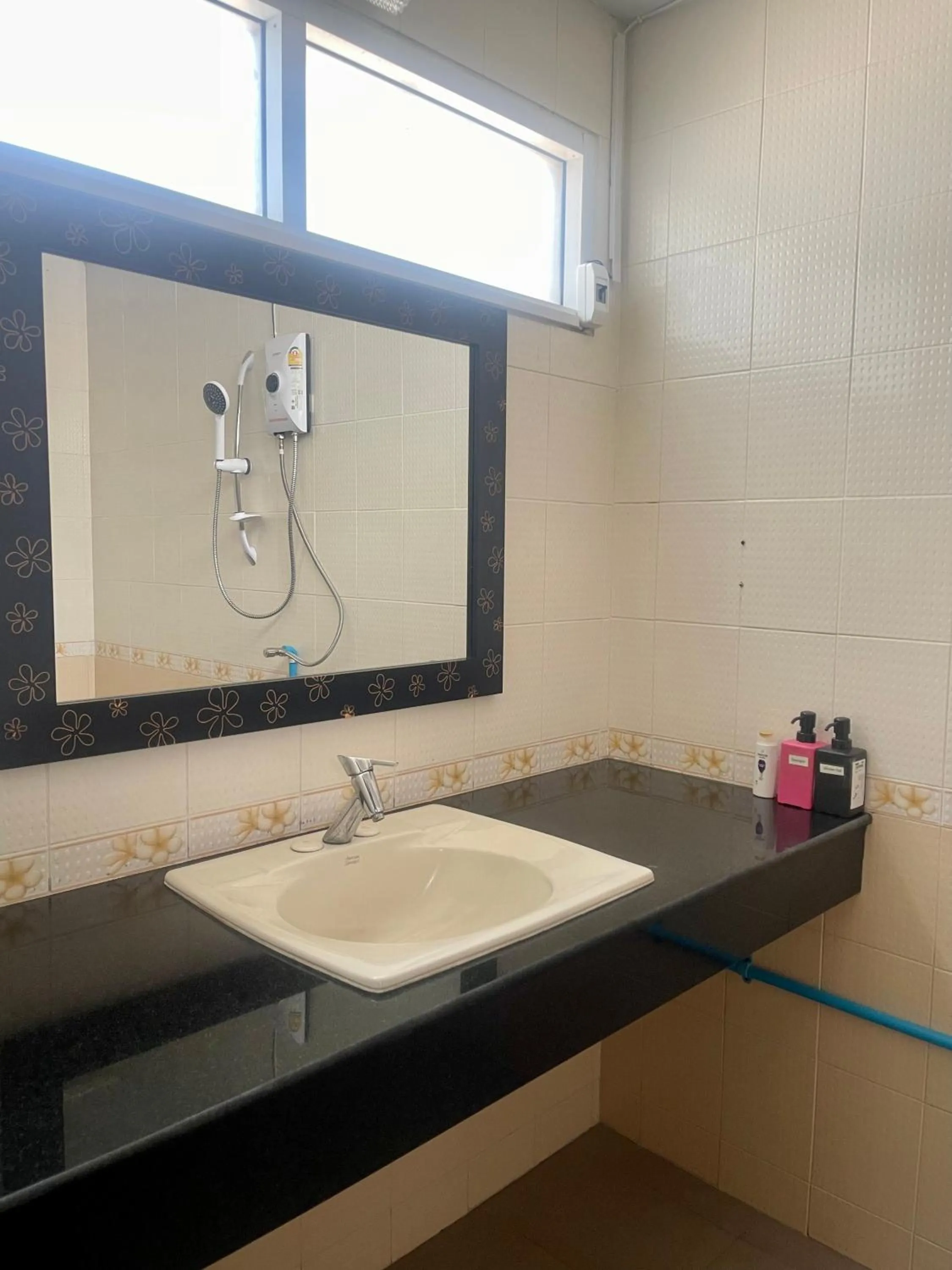 Bathroom in Doodle Lodge Bangkok