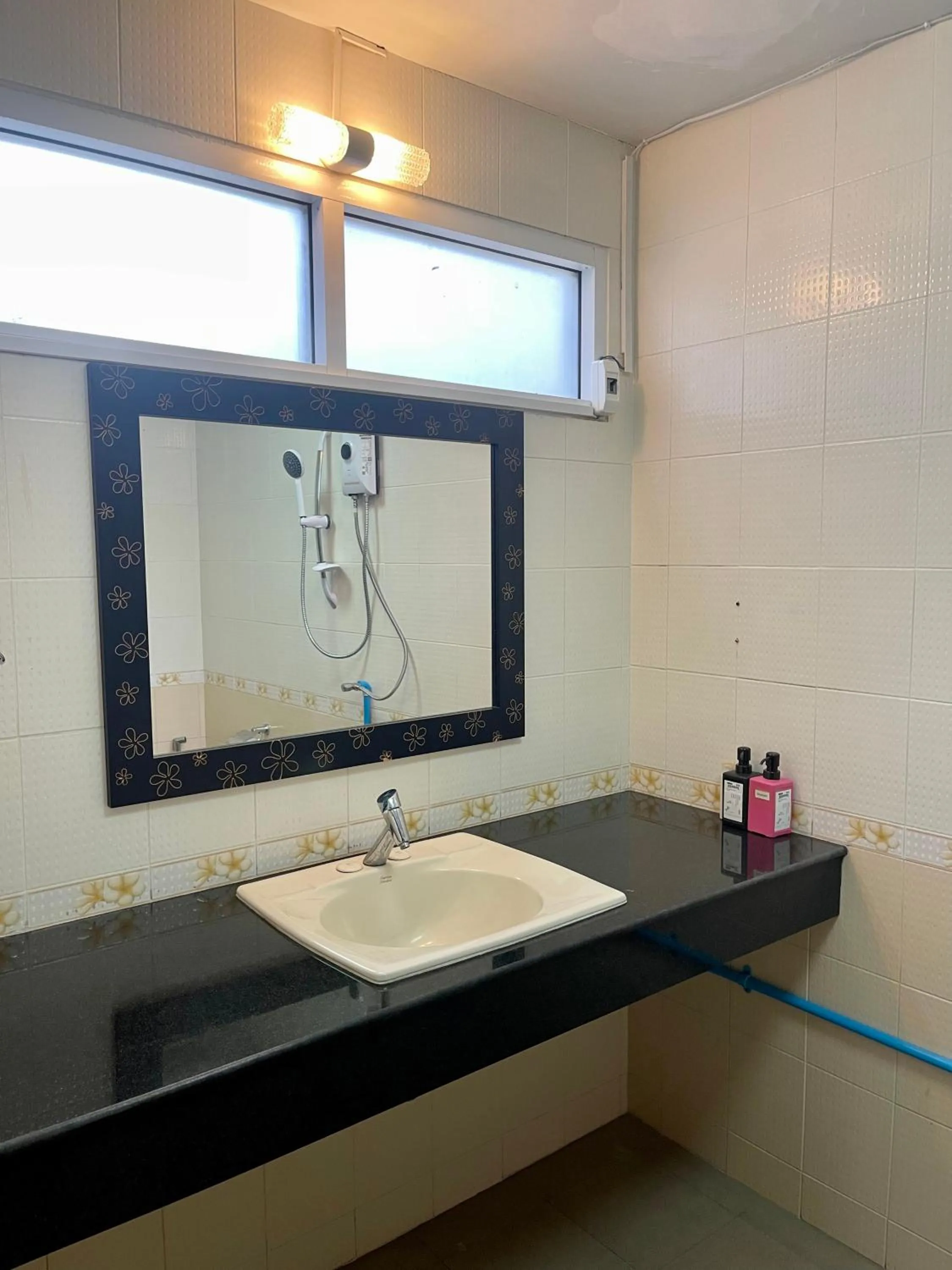 Bathroom in Doodle Lodge Bangkok