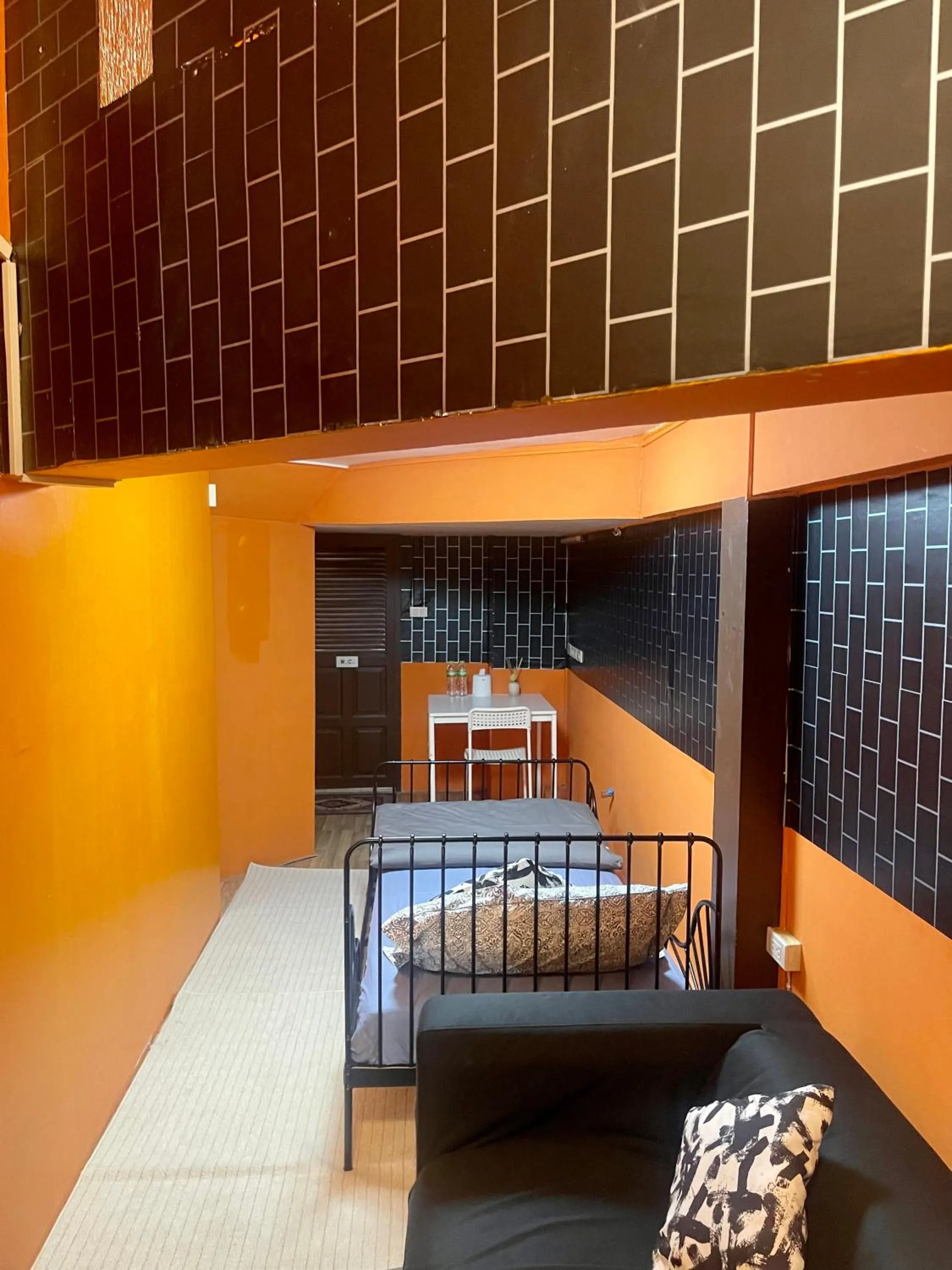 Photo of the whole room, Bed in Doodle Lodge Bangkok