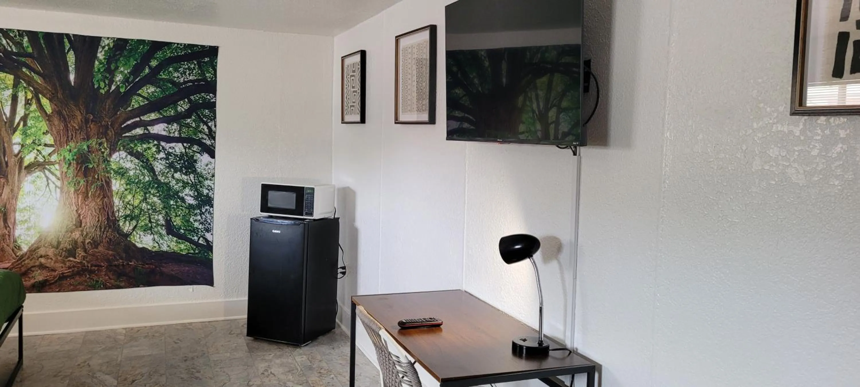 TV and multimedia in Stay Inn Oklahoma