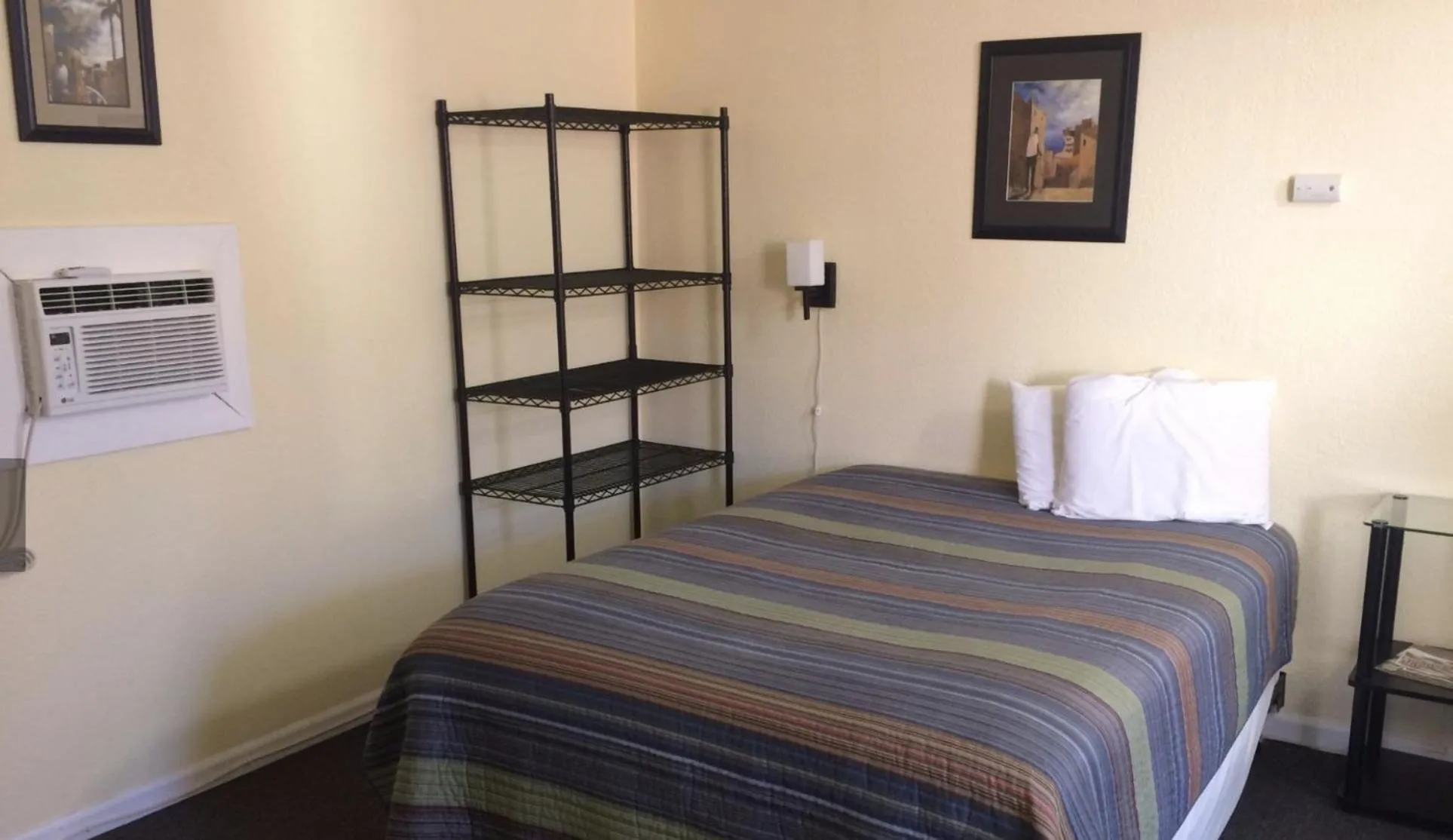 Bedroom in Stay Inn Oklahoma