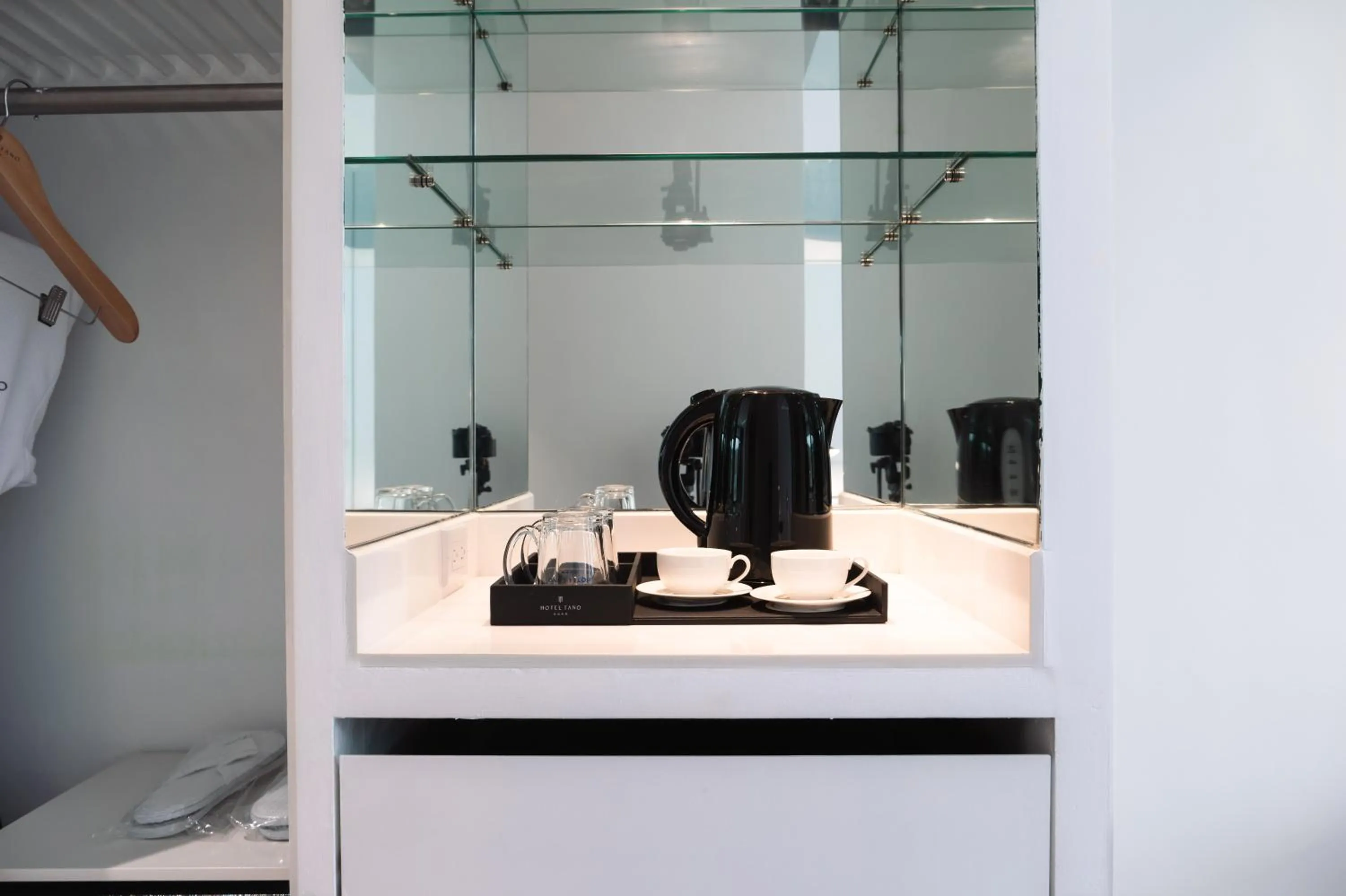 Coffee/tea facilities in Hotel Tano Guam