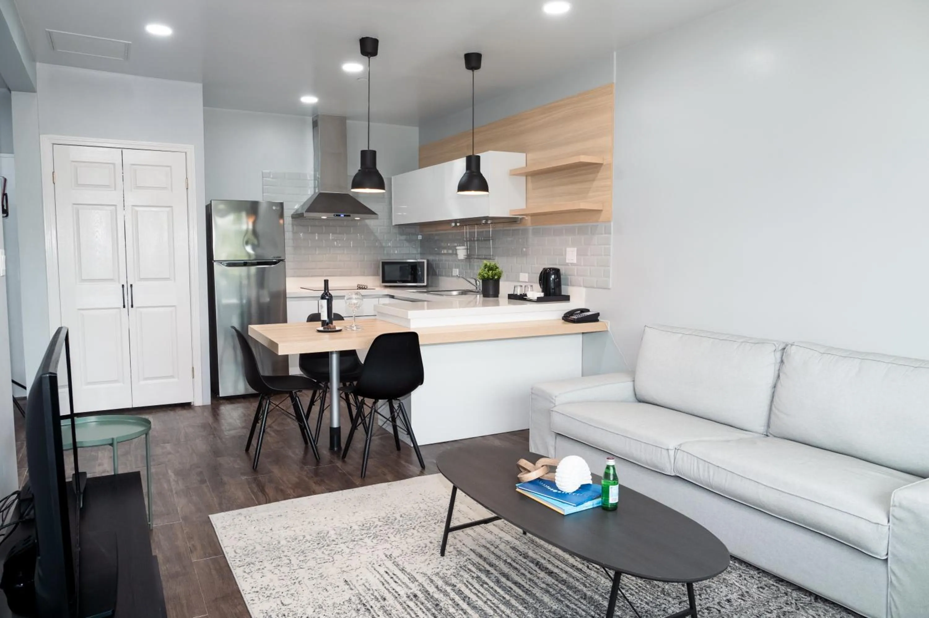 Kitchen or kitchenette in Hotel Tano Guam