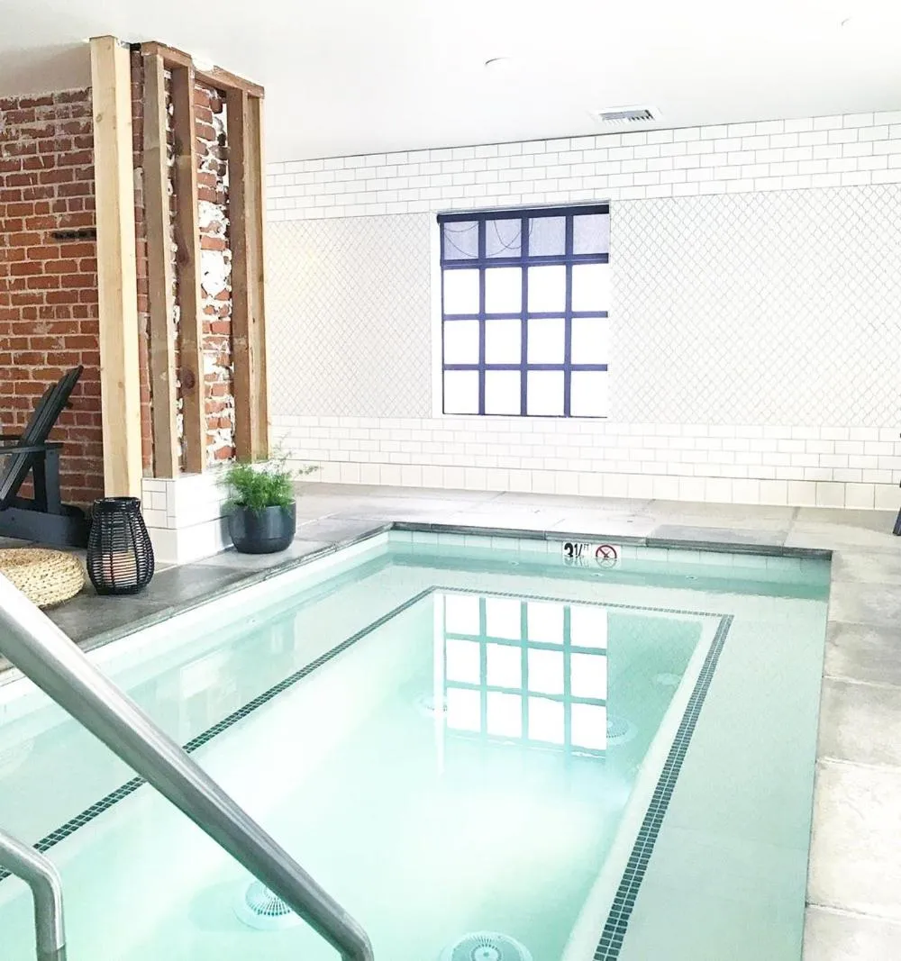 Hot Tub in Family Laundry & Spa