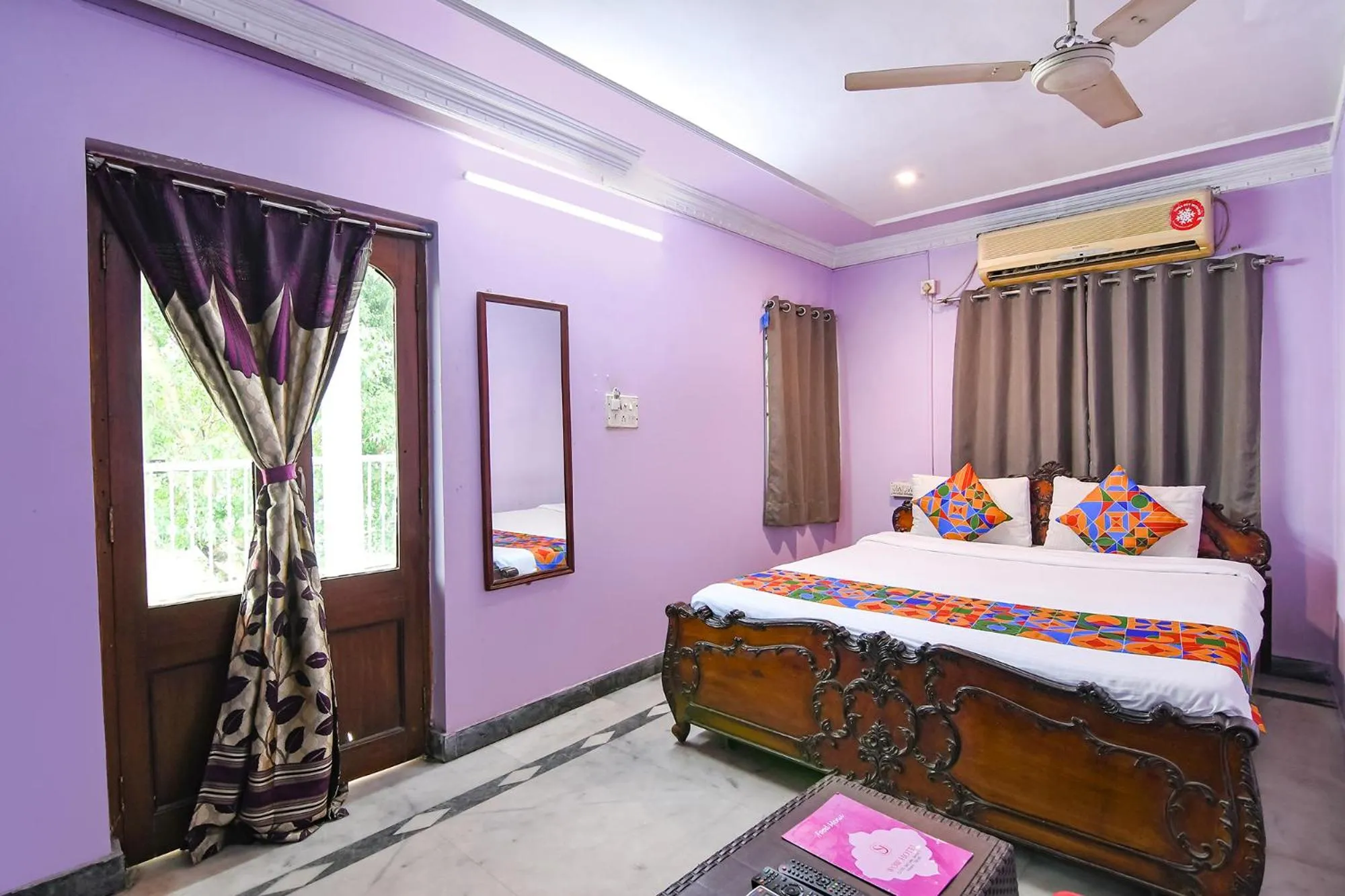 Photo of the whole room in FabExpress Karunamoyee Regency