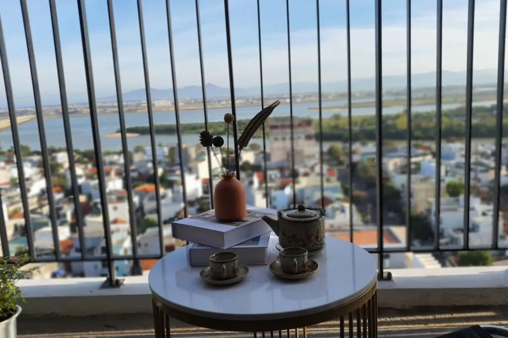 Lucky CH 1403 The Light