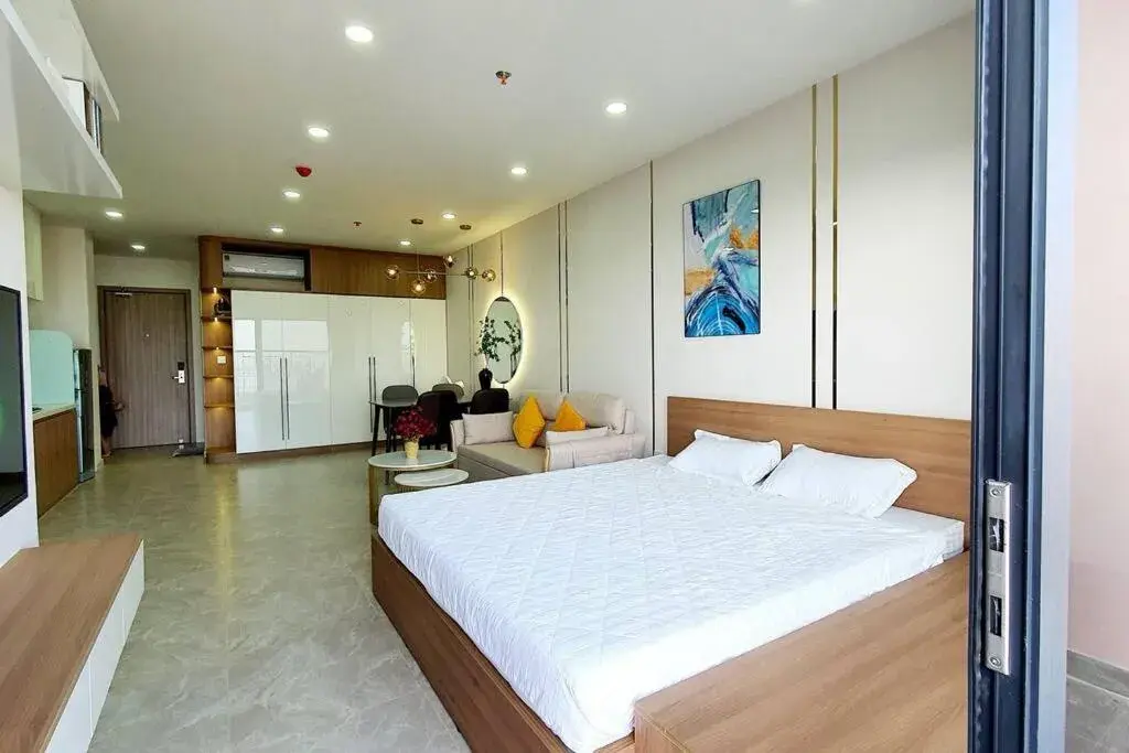 Lucky CH 1403 The Light Lucky CH 1403 The Light