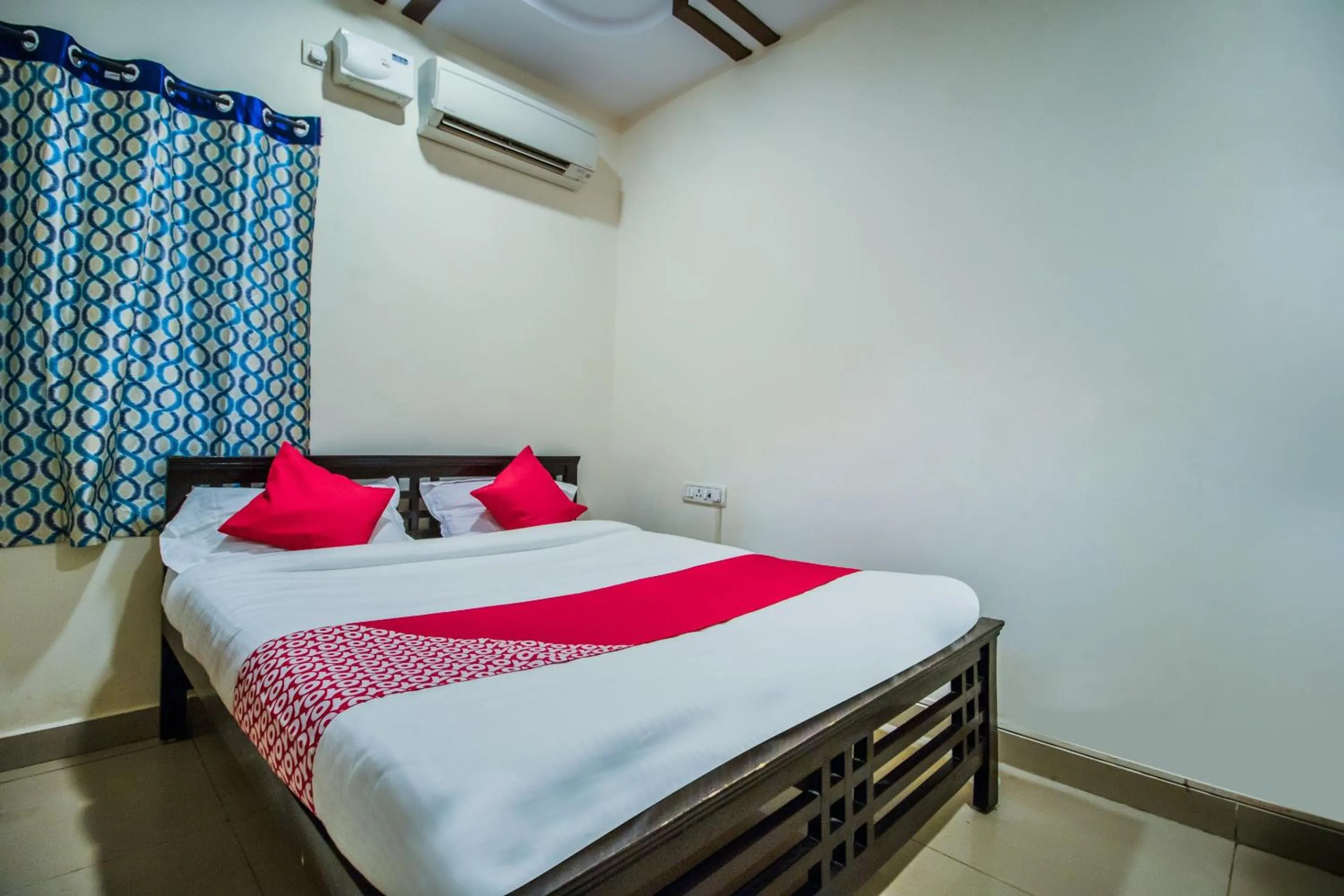 Hotel O Grand Brundavan
