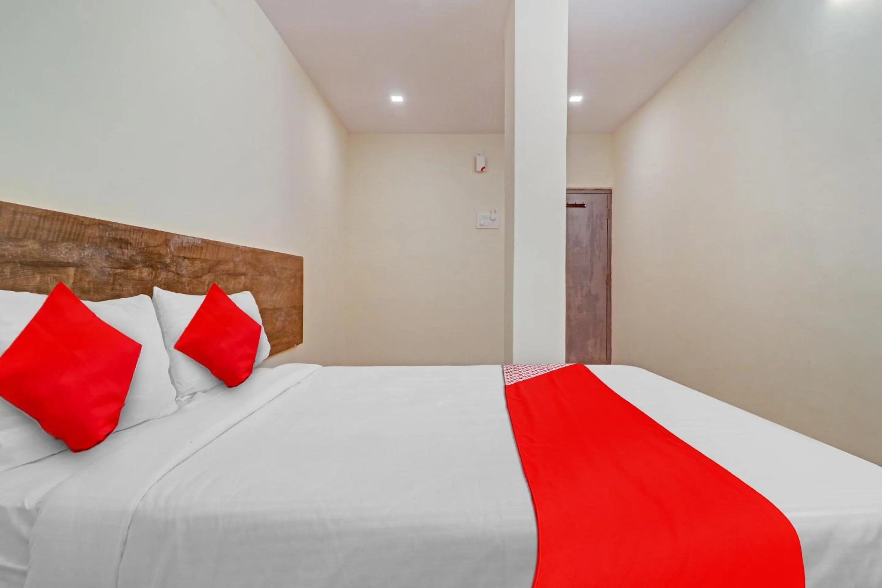 Bathroom, Bed in Hotel O R Square Bn Reddy