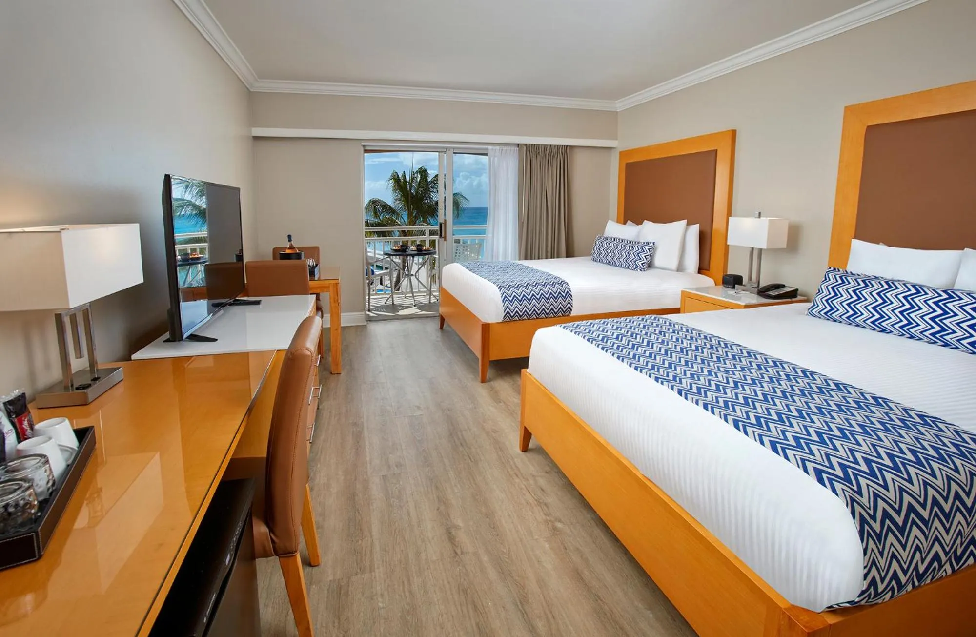 Bedroom, Bed in Divi Little Bay Beach Resort