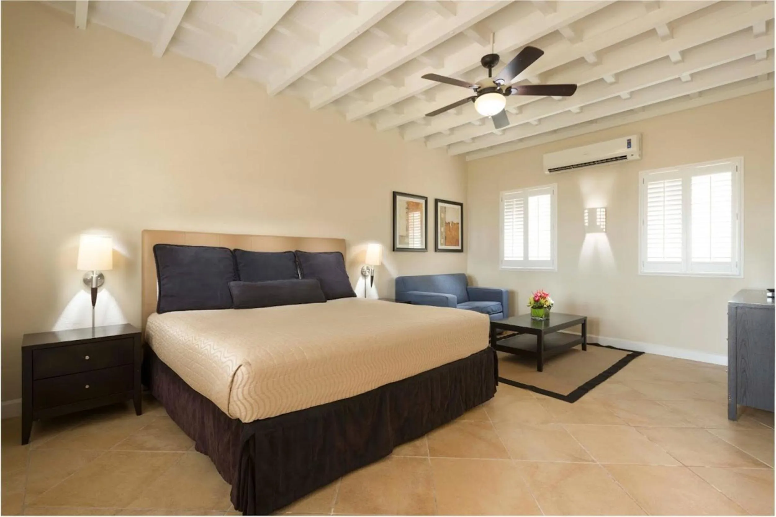 Bed in Divi Little Bay Beach Resort