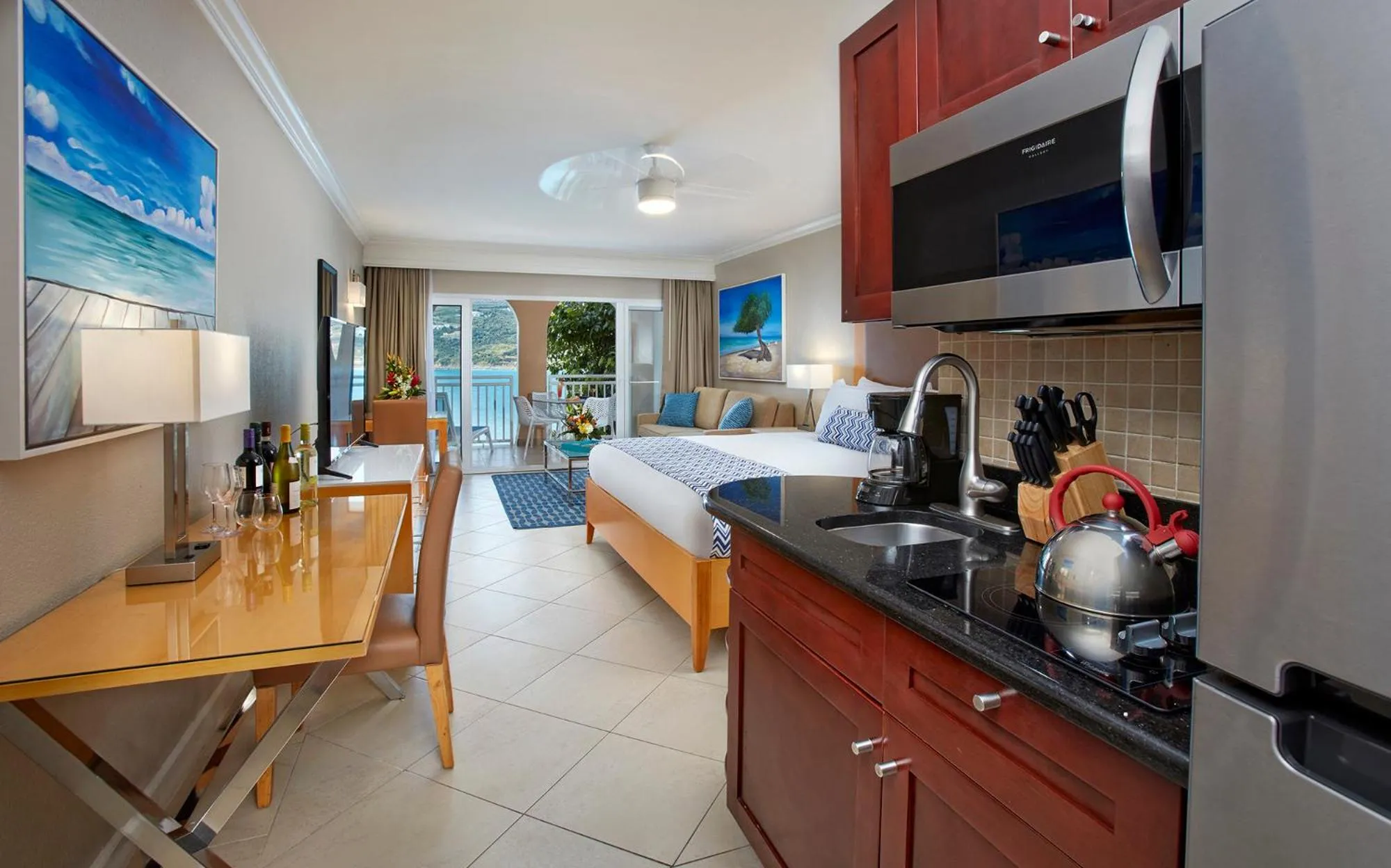 Kitchen or kitchenette in Divi Little Bay Beach Resort