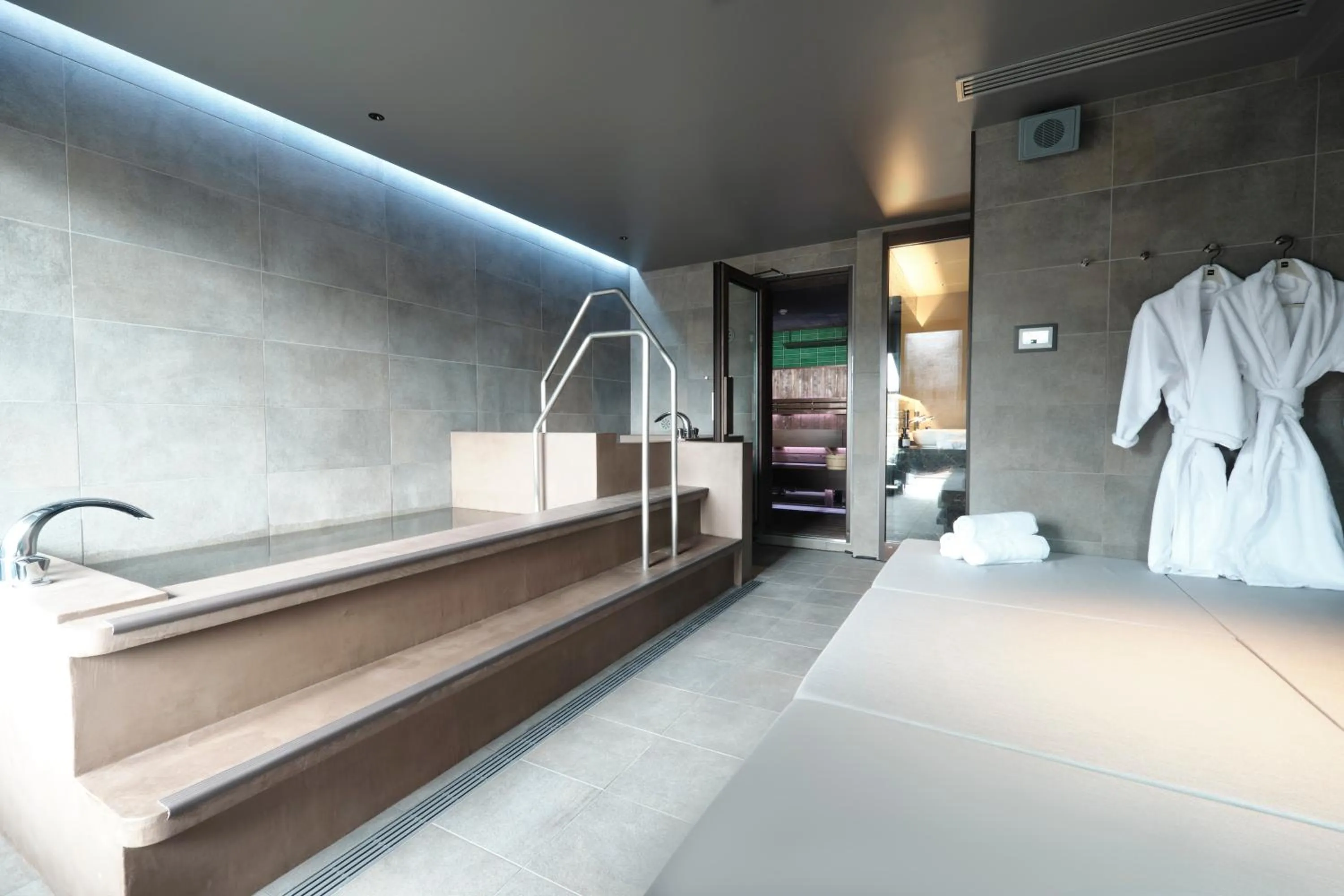 Sauna, Bed in FAV LUX Hida Takayama