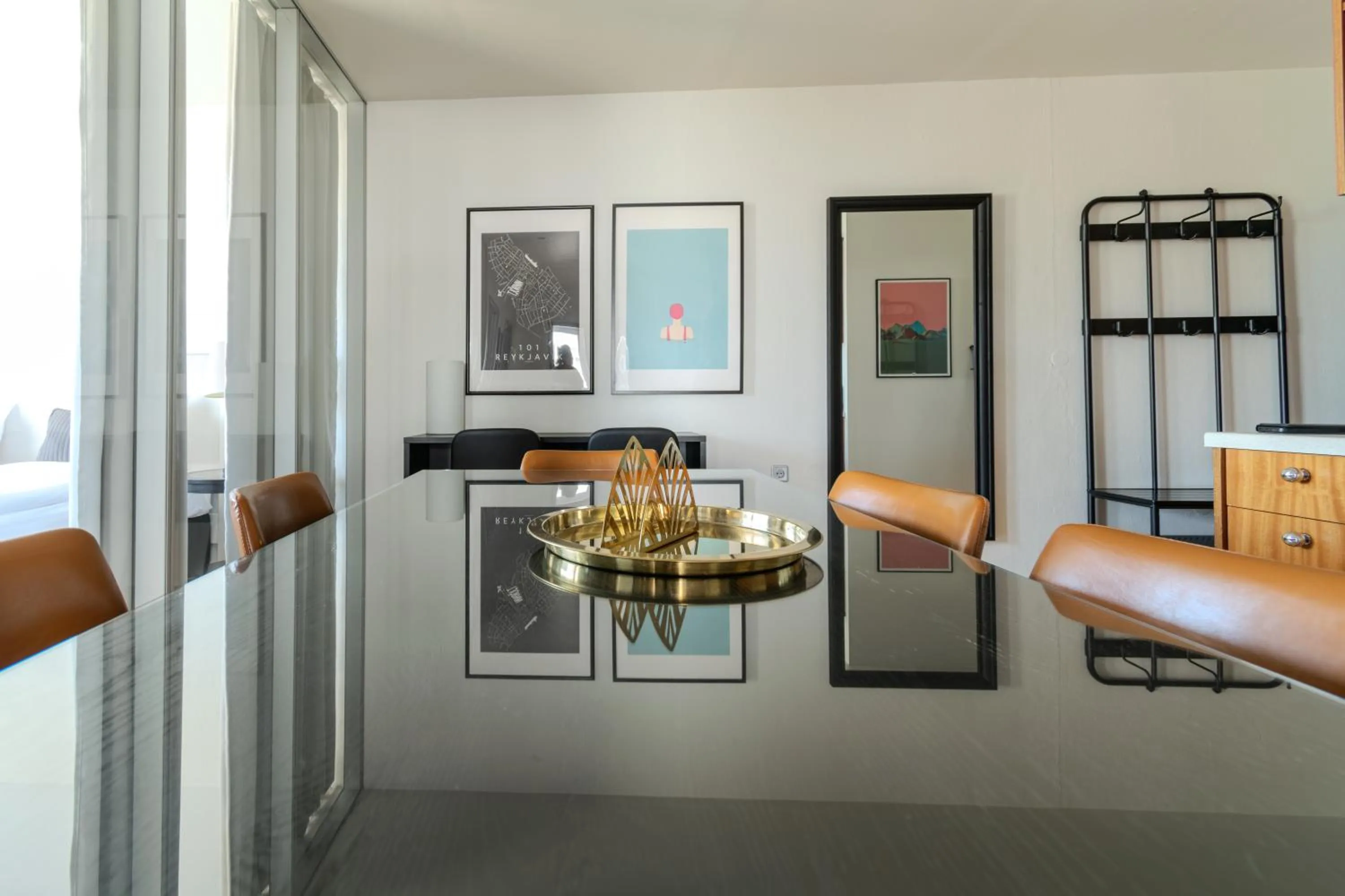 Dining area in Máni Apartments