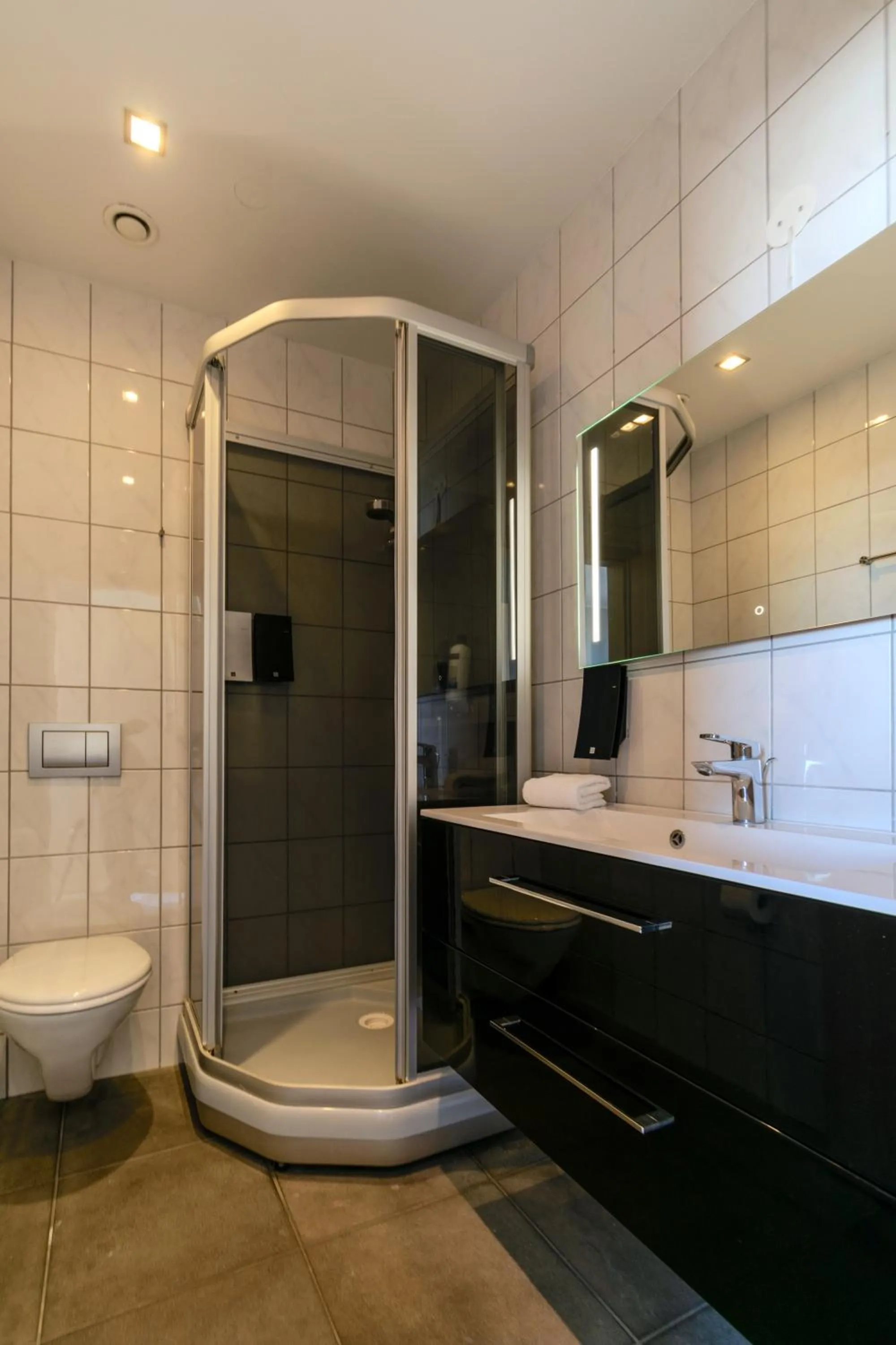 Bathroom in Máni Apartments