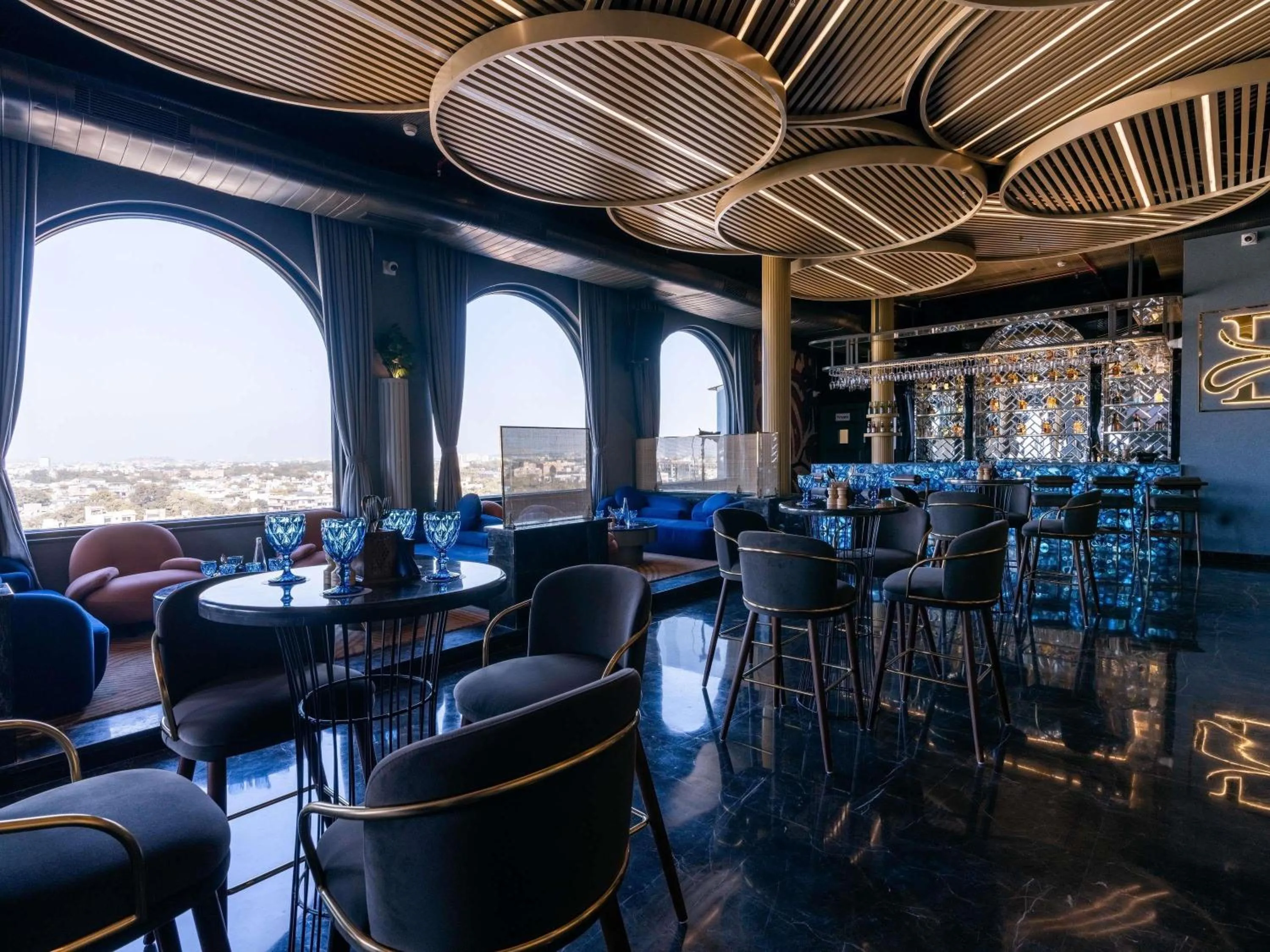 Lounge or bar in Novotel Jodhpur ITI Circle