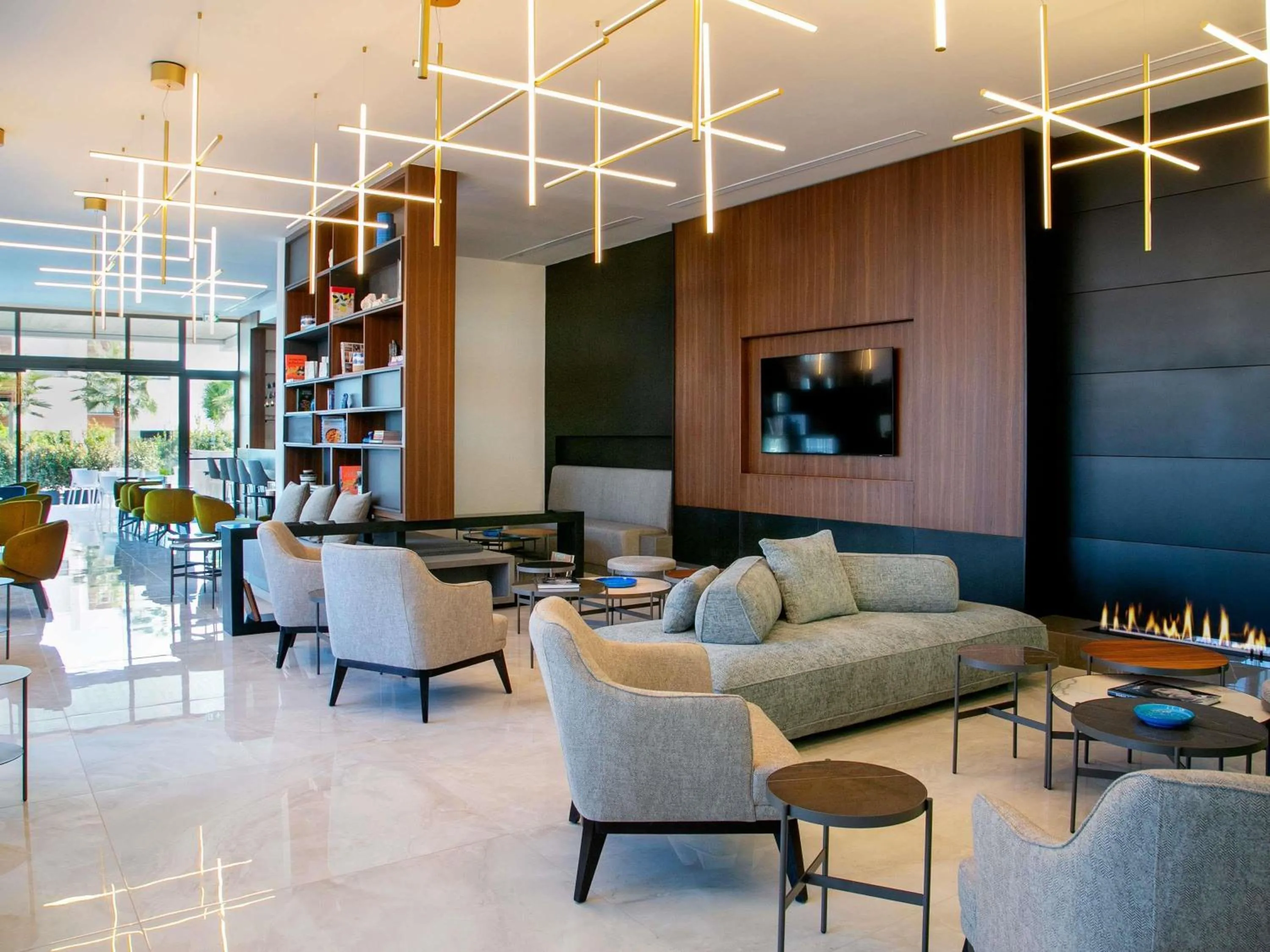 Lounge or bar in Mercure Larnaca Beach Resort