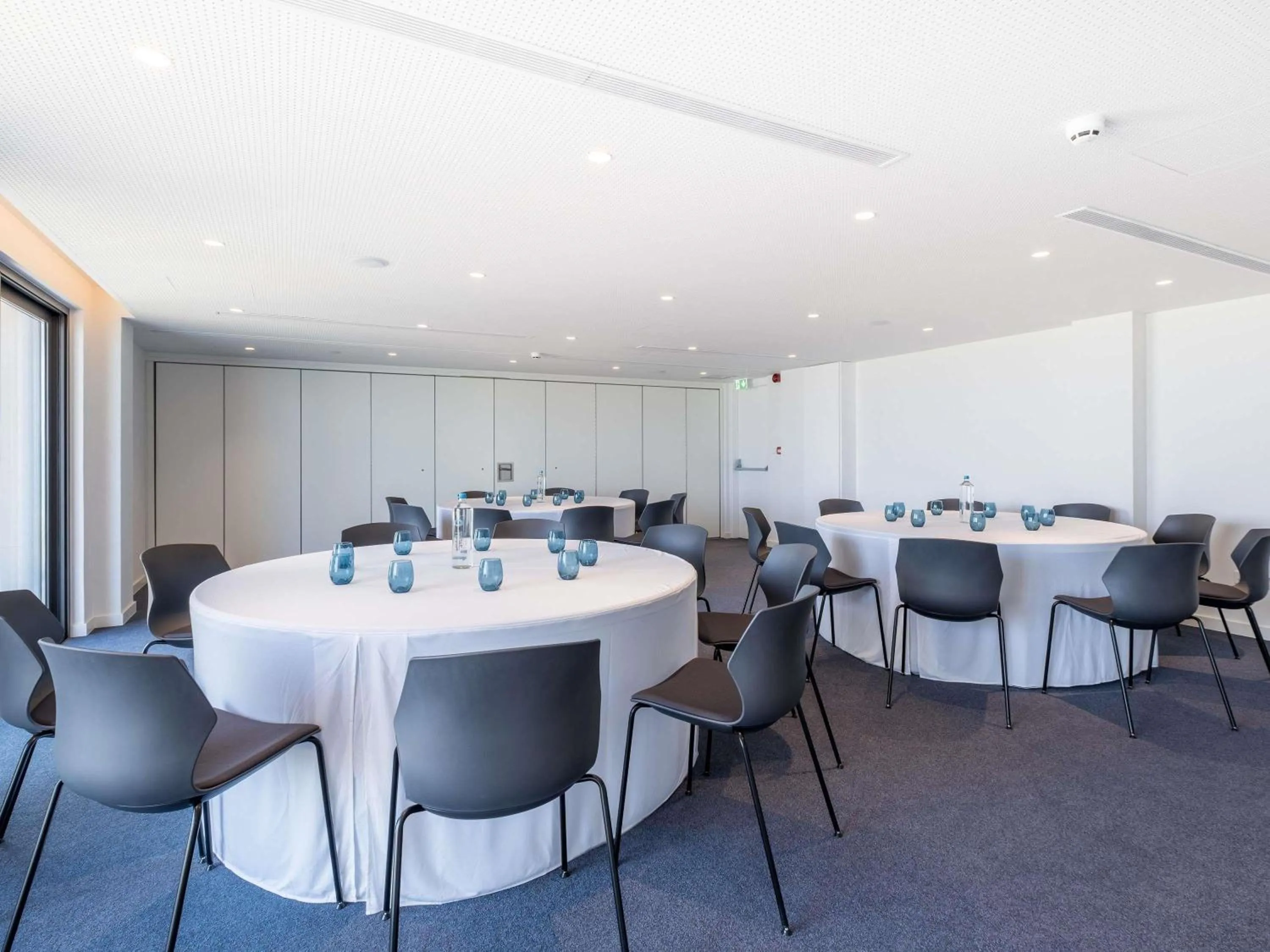 Meeting/conference room in Mercure Larnaca Beach Resort